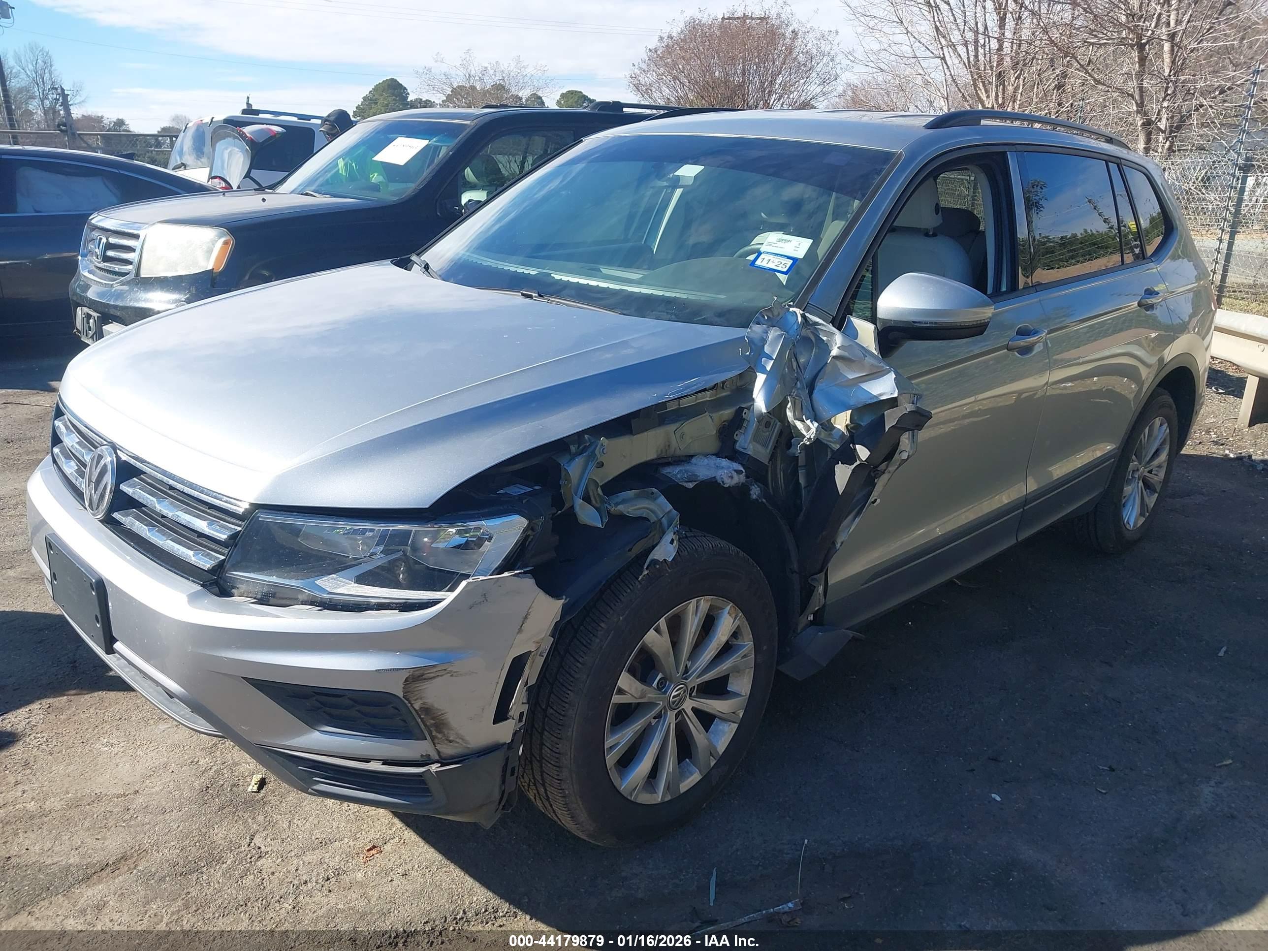 VOLKSWAGEN TIGUAN image 2