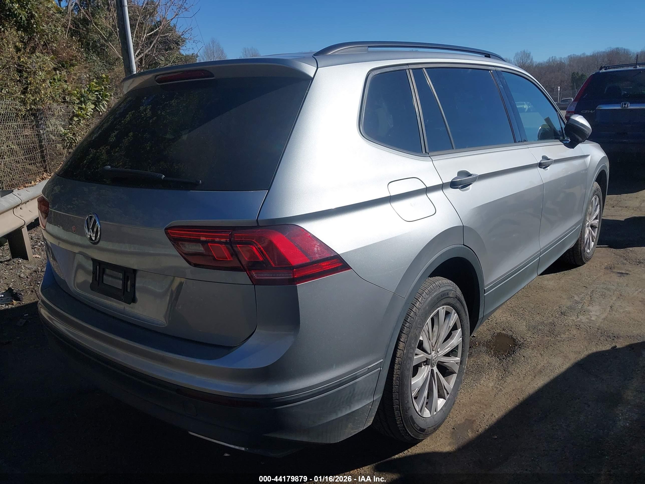 VOLKSWAGEN TIGUAN image 4
