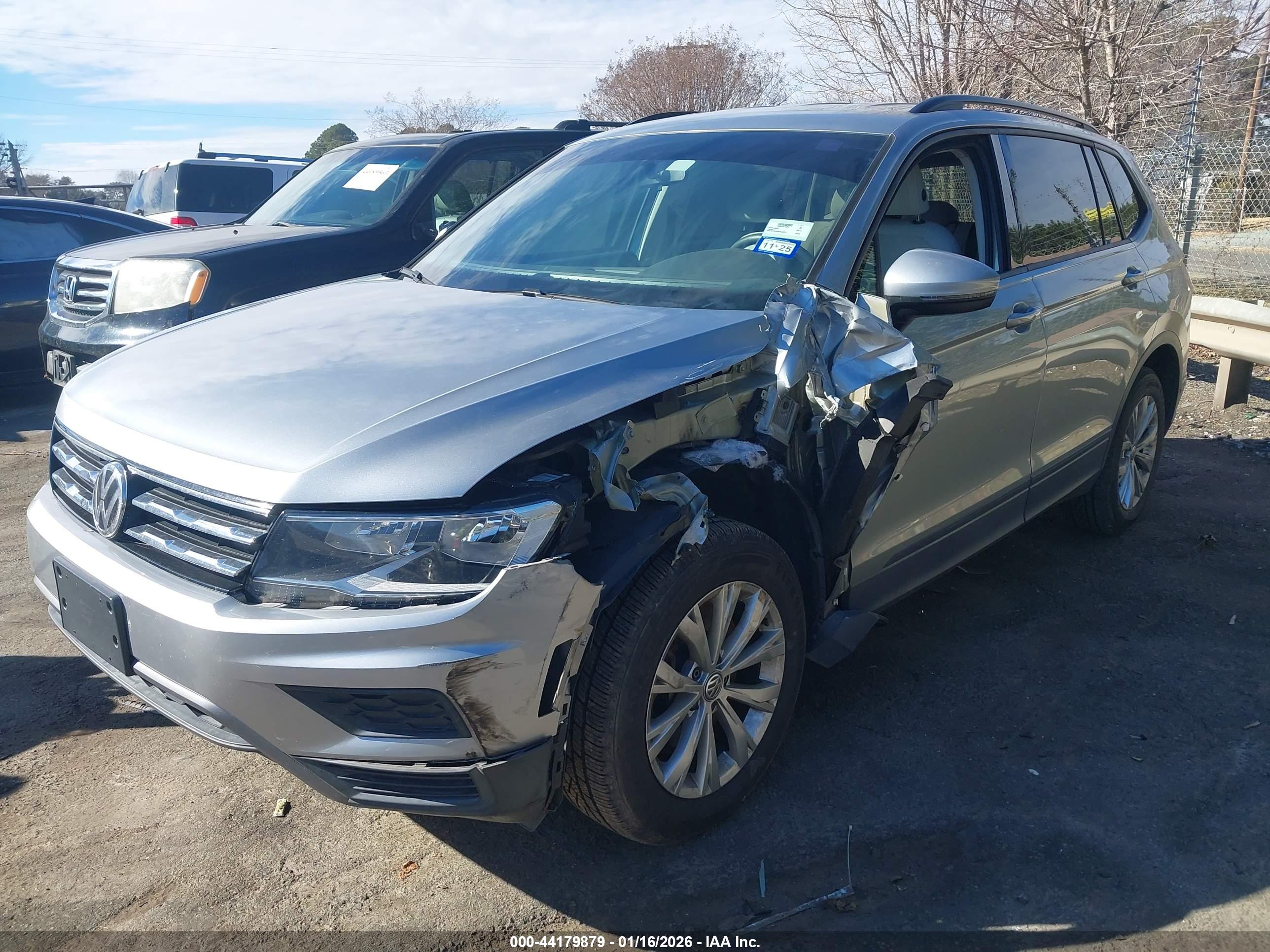 VOLKSWAGEN TIGUAN image 6