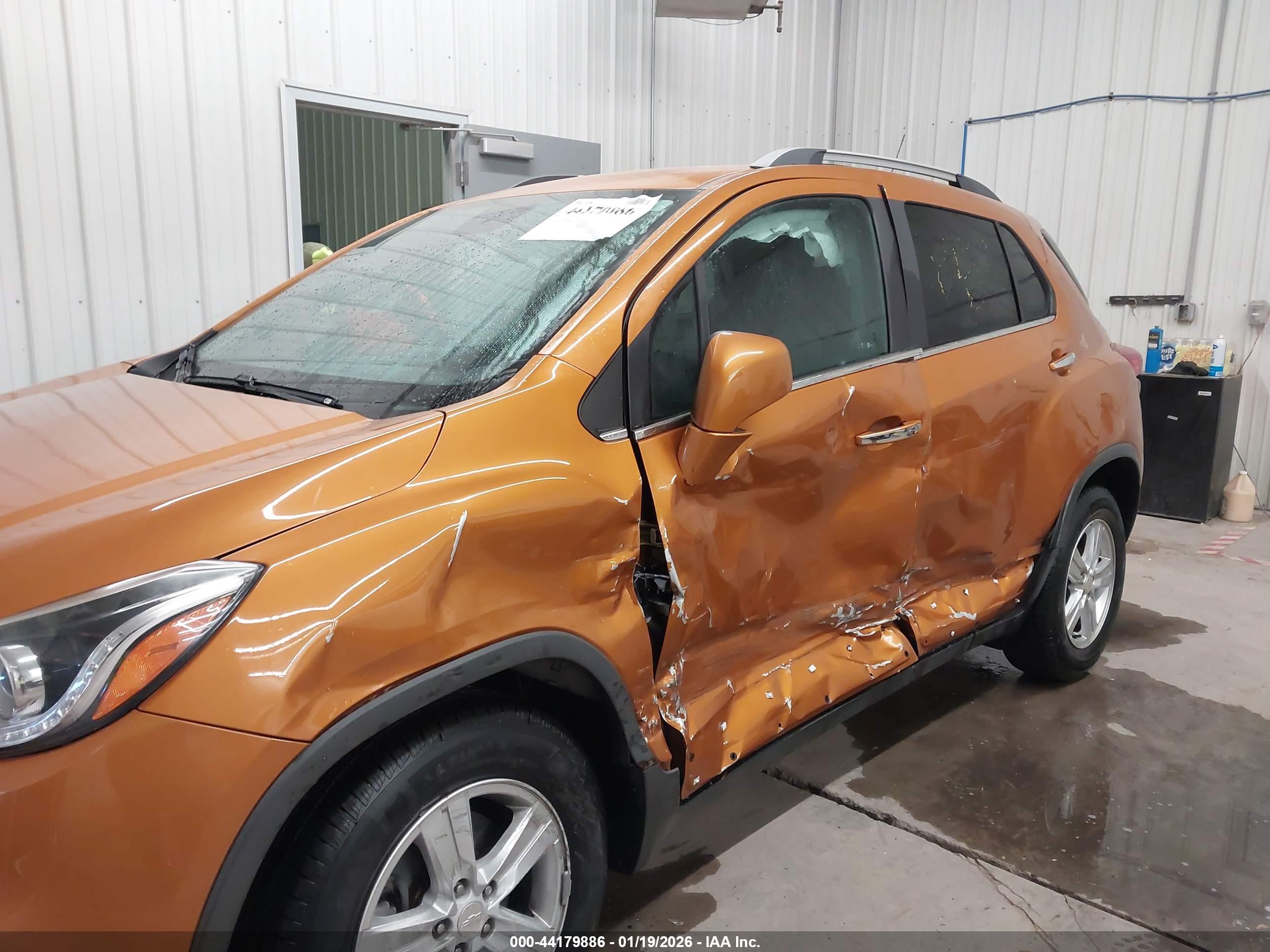 CHEVROLET TRAX image 6