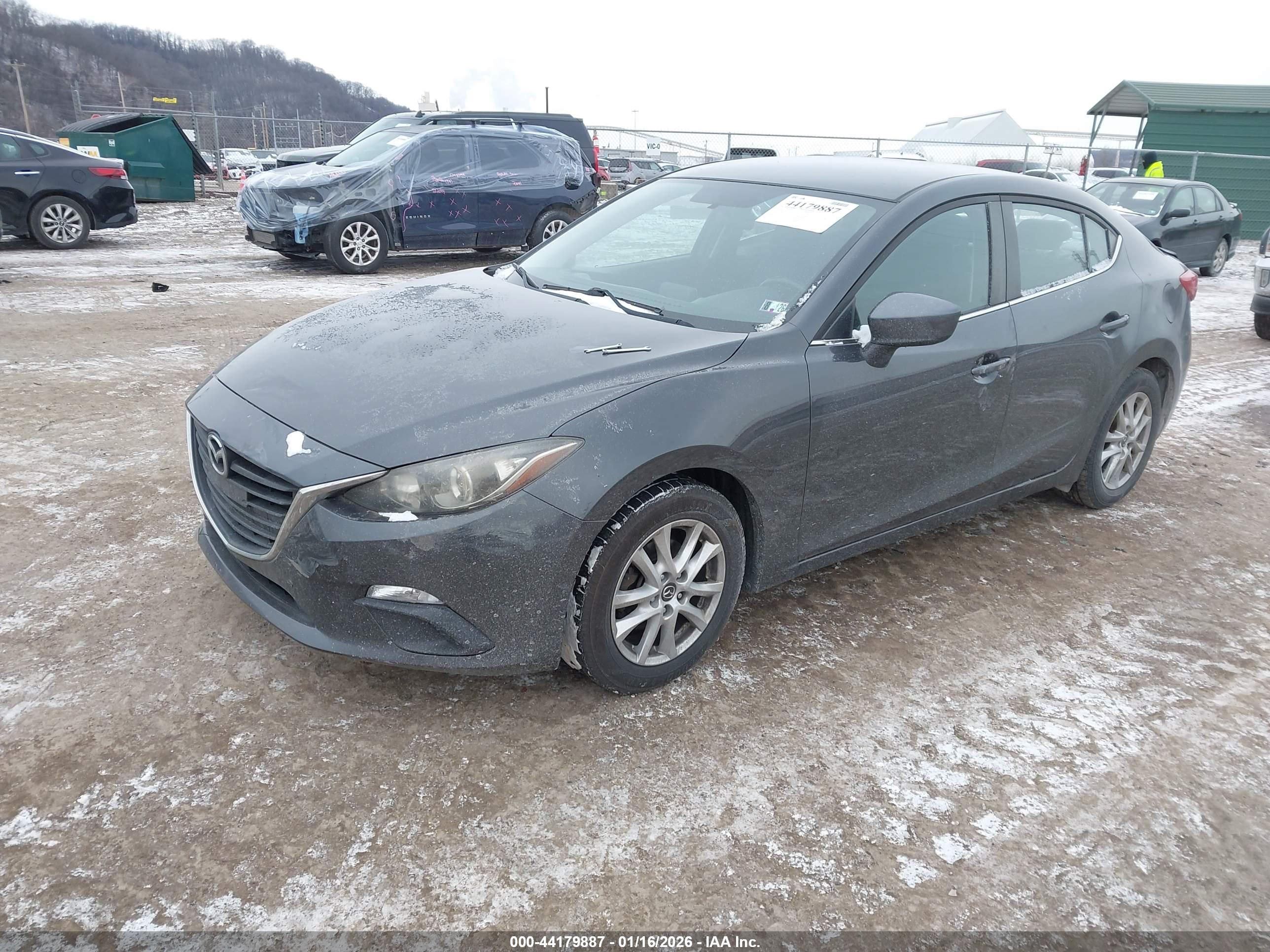 MAZDA MAZDA3 image 2