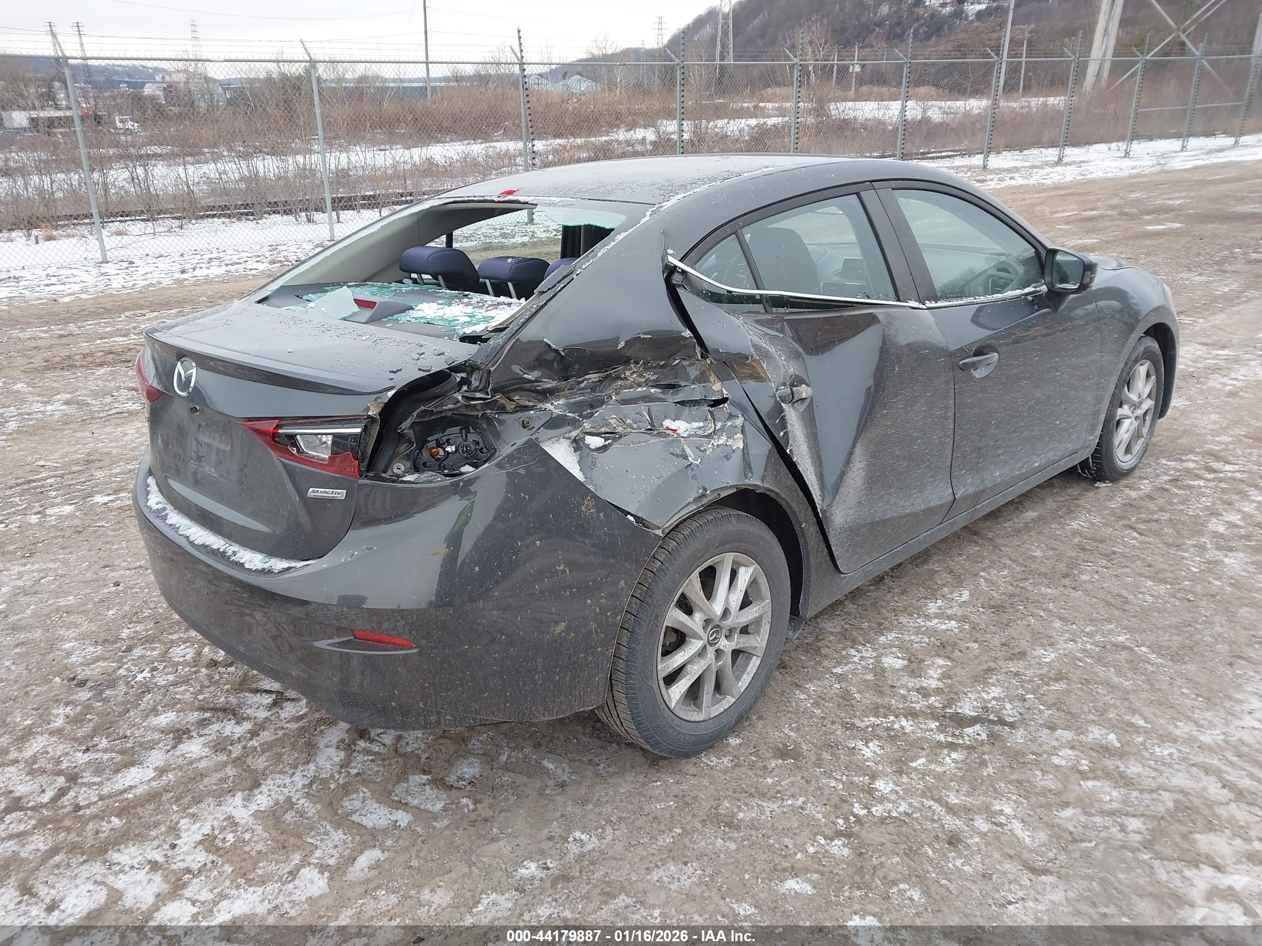 MAZDA MAZDA3 image 4