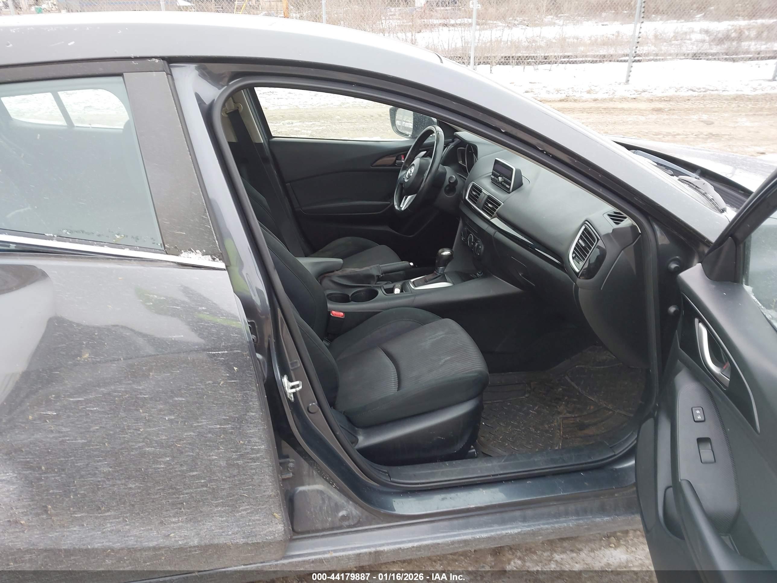 MAZDA MAZDA3 image 5