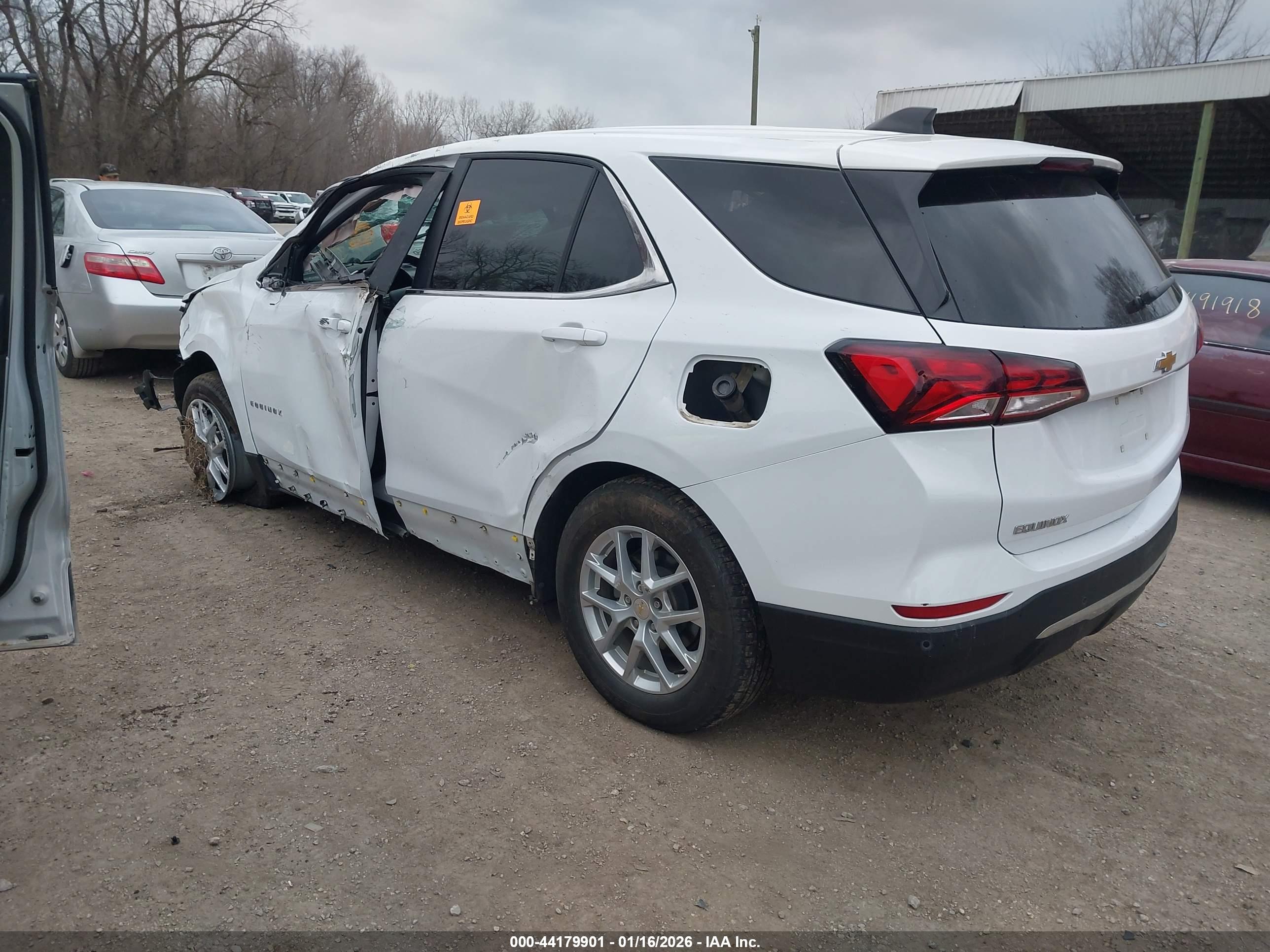 CHEVROLET EQUINOX image 3