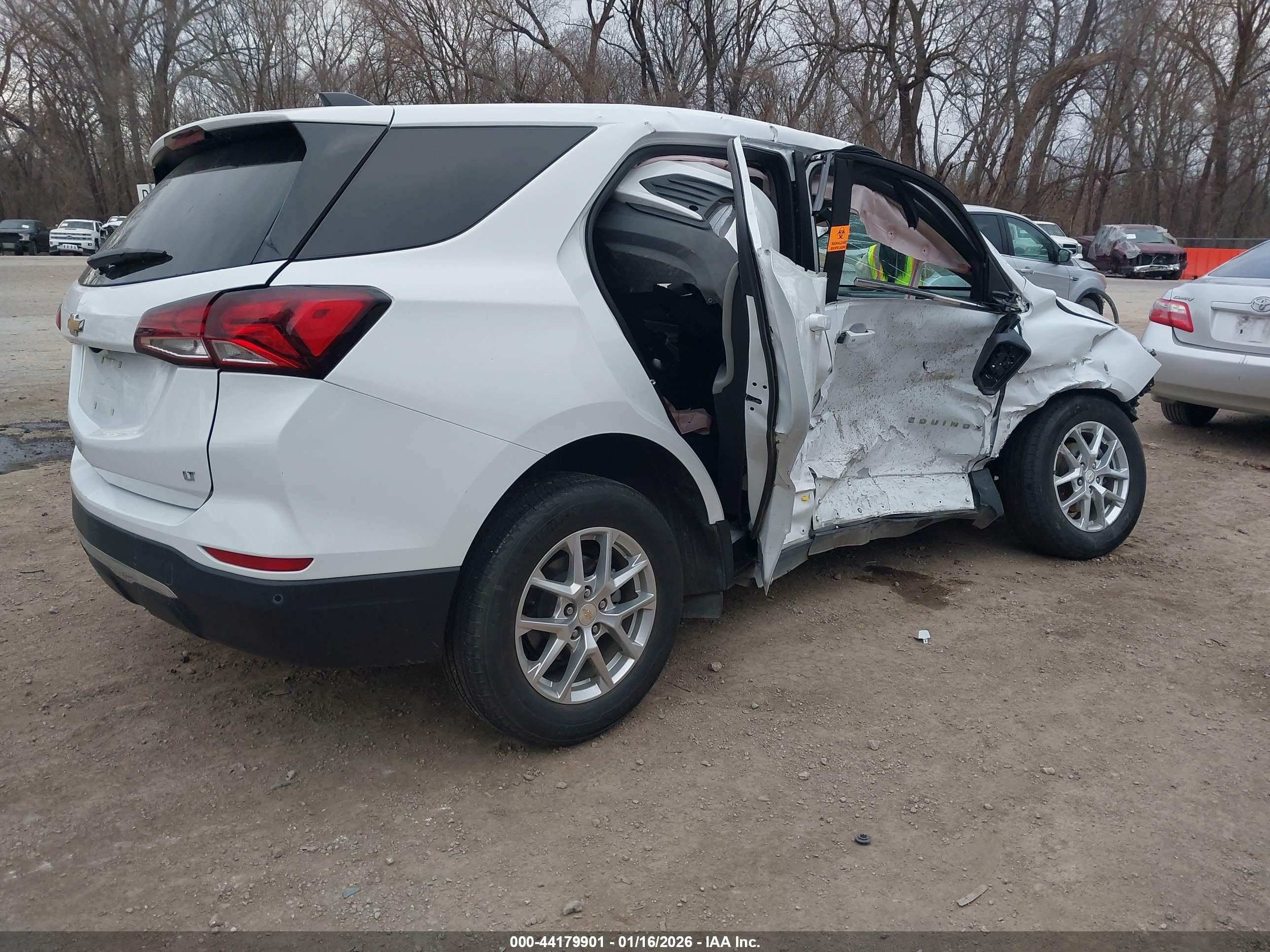 CHEVROLET EQUINOX image 4