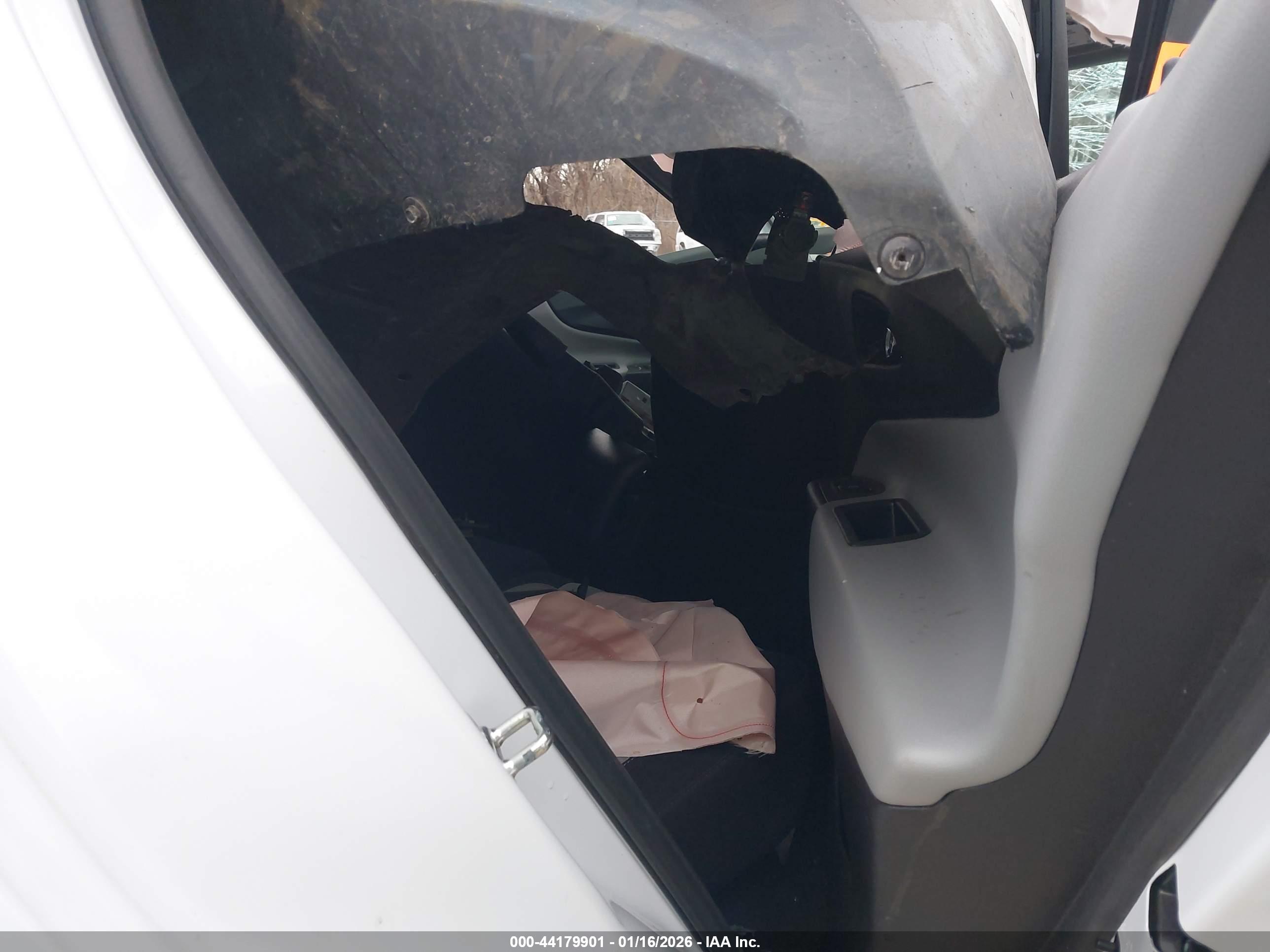CHEVROLET EQUINOX image 8