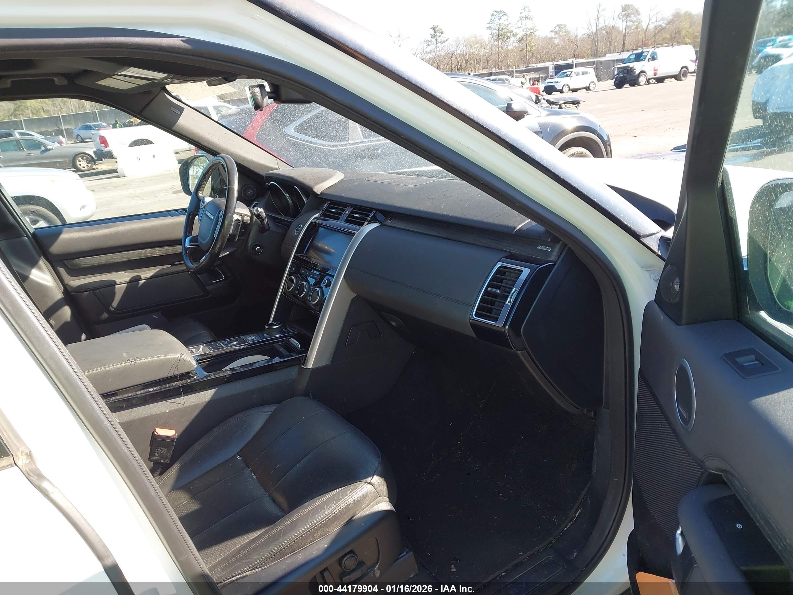 LAND ROVER image 5