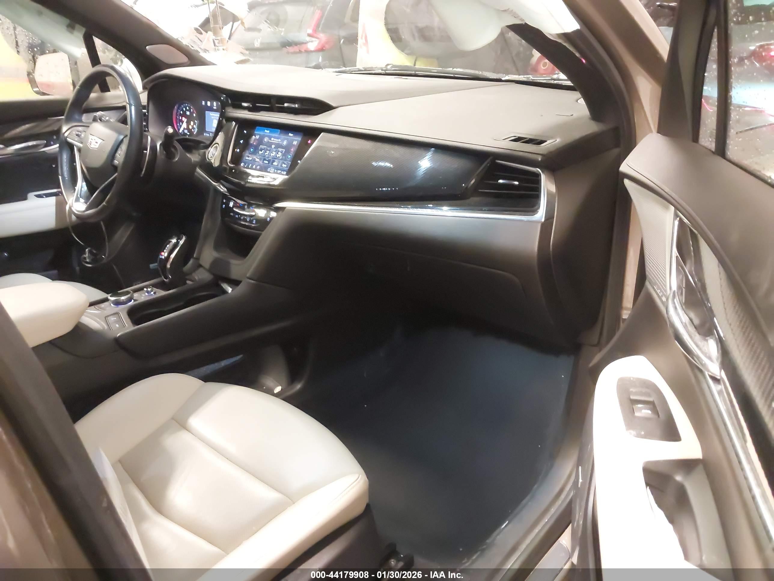 CADILLAC XT6 image 5