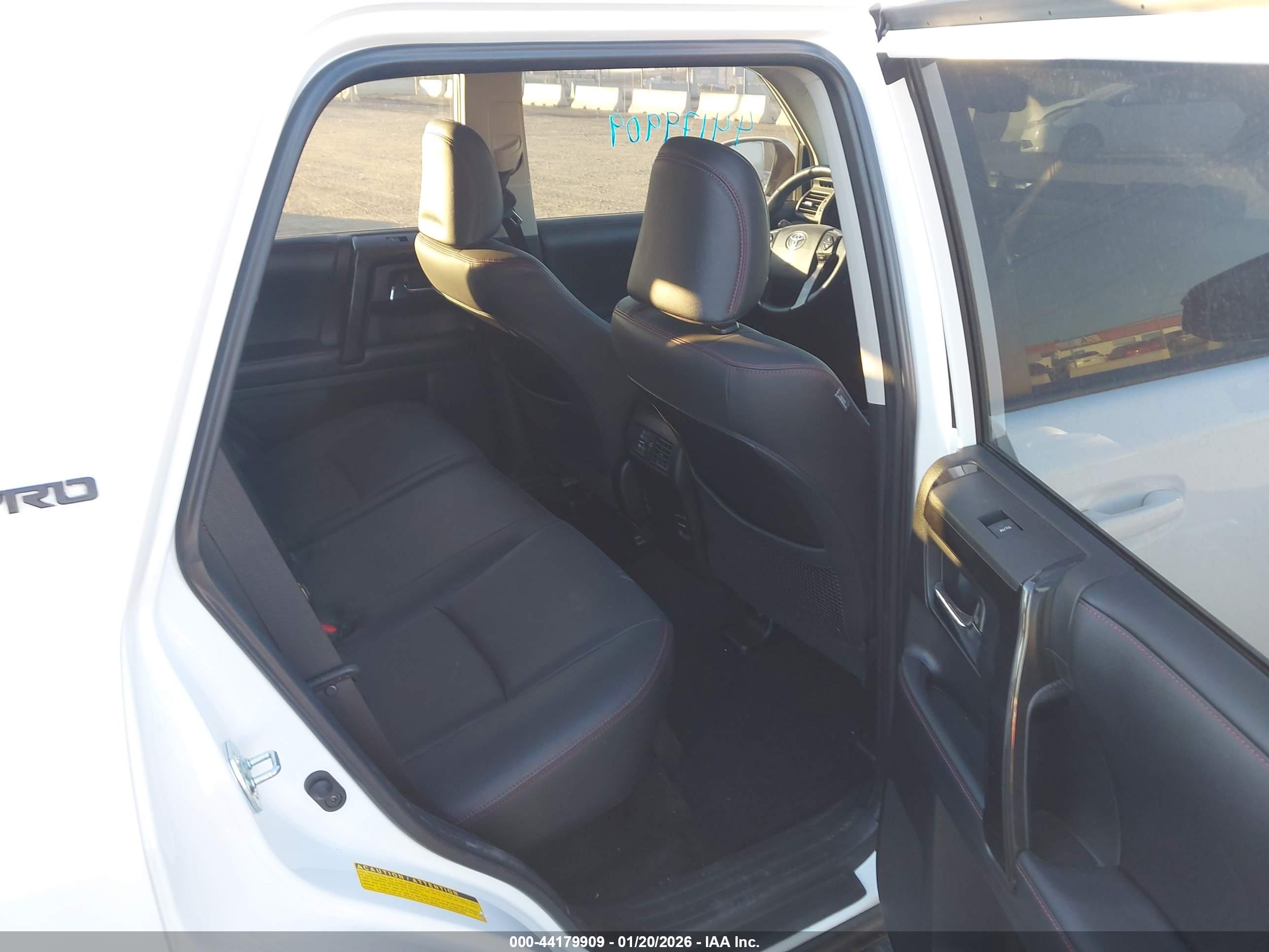 TOYOTA 4RUNNER image 8