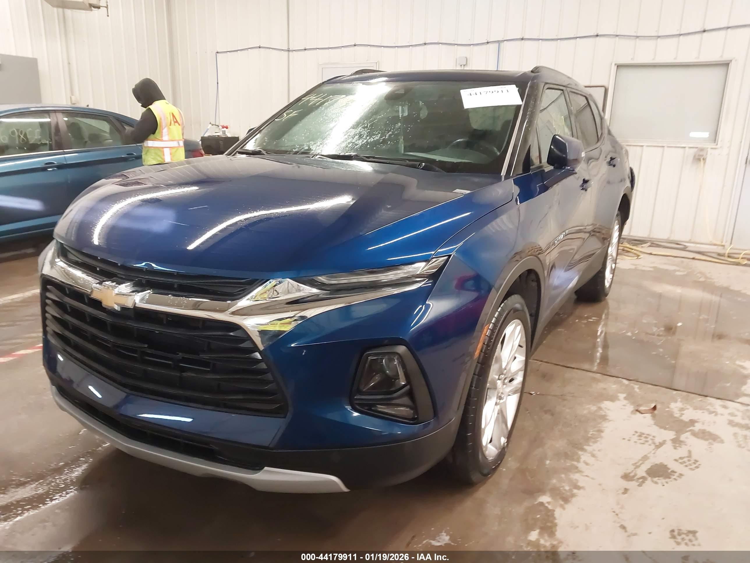 CHEVROLET BLAZER image 2