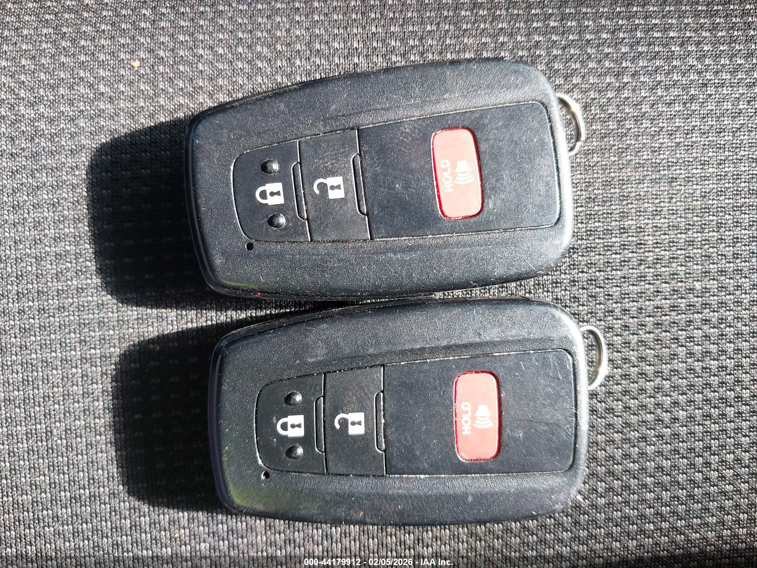 TOYOTA PRIUS image 11