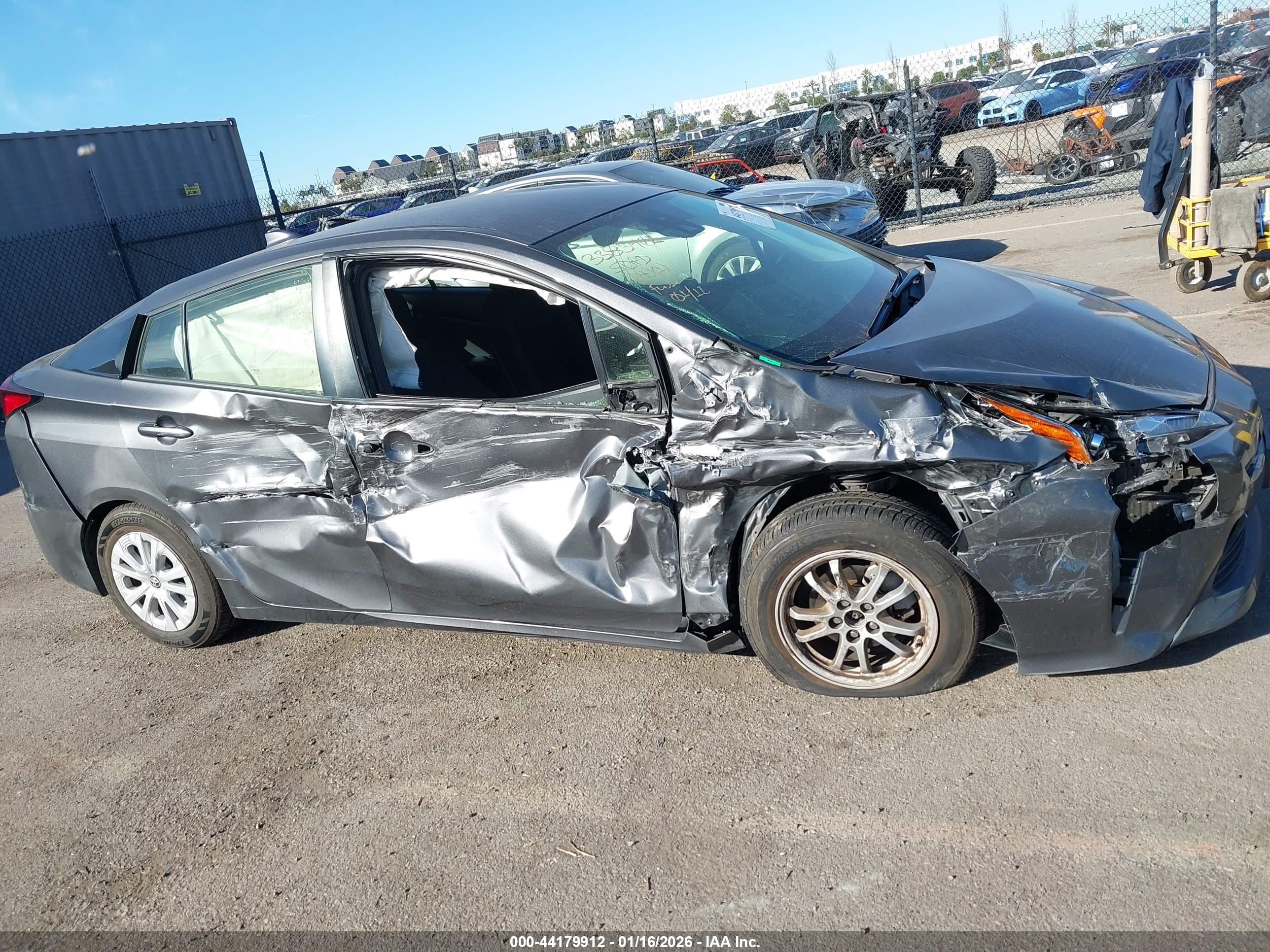 TOYOTA PRIUS image 6