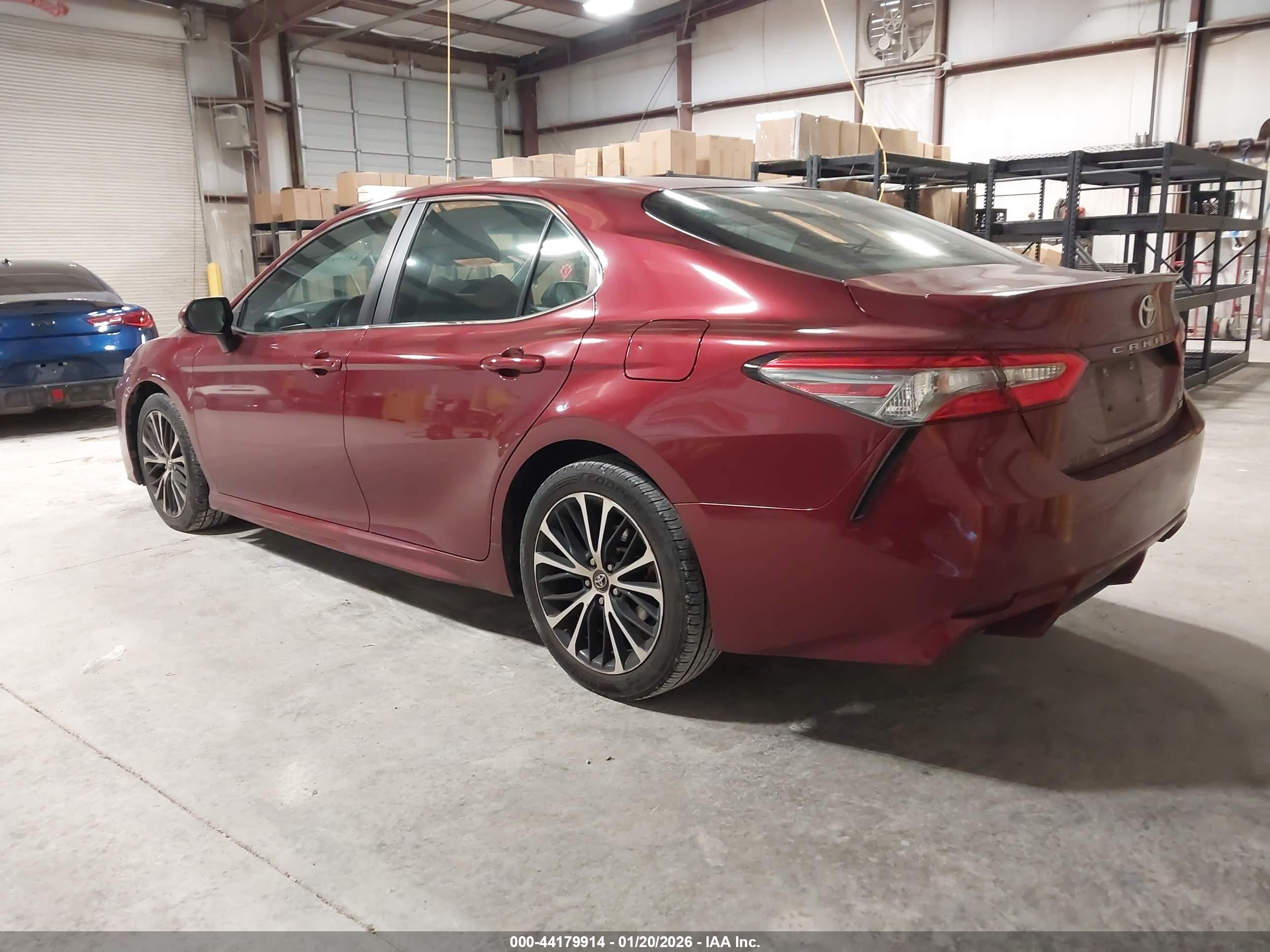 TOYOTA CAMRY image 3