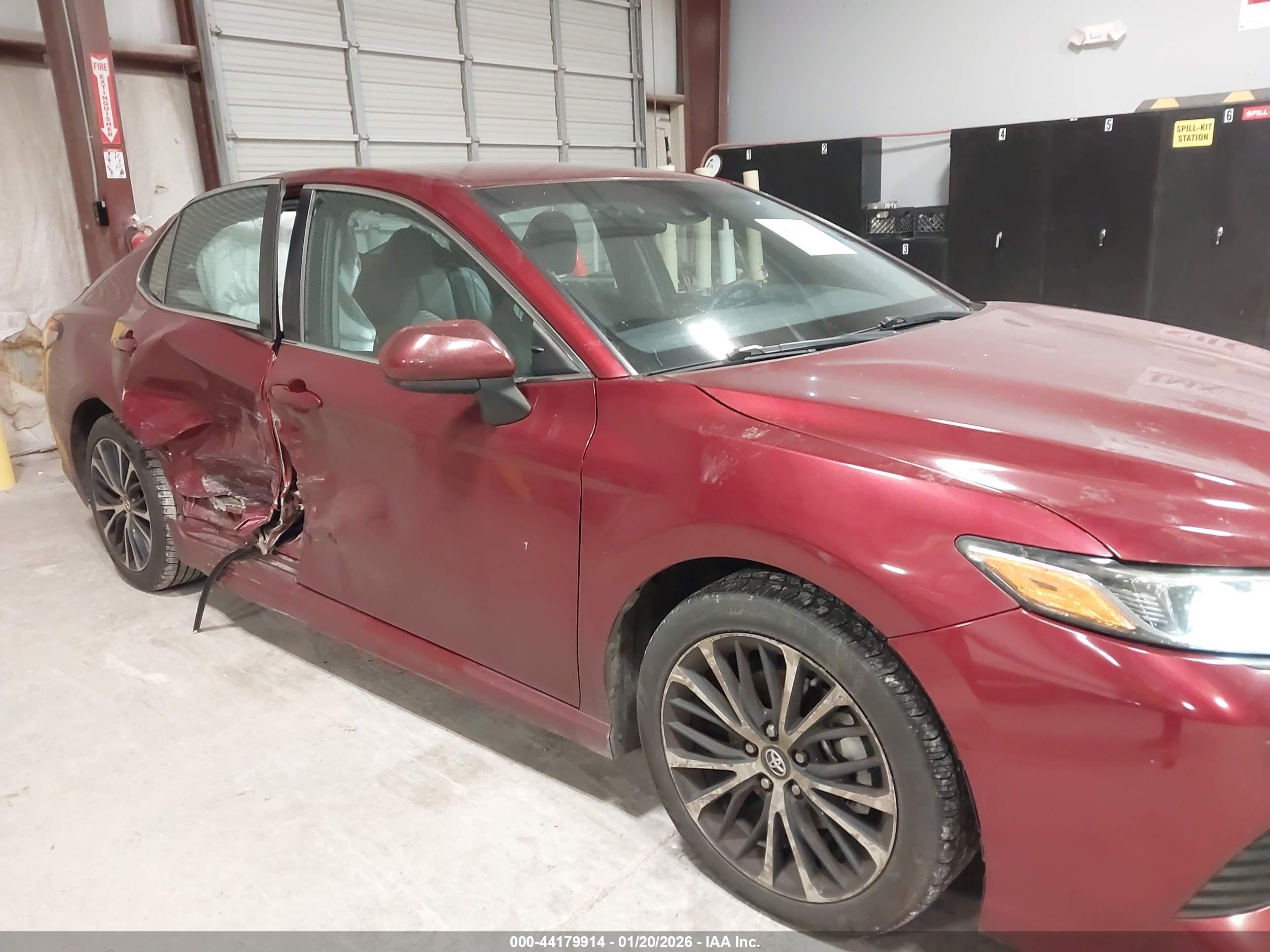TOYOTA CAMRY image 6
