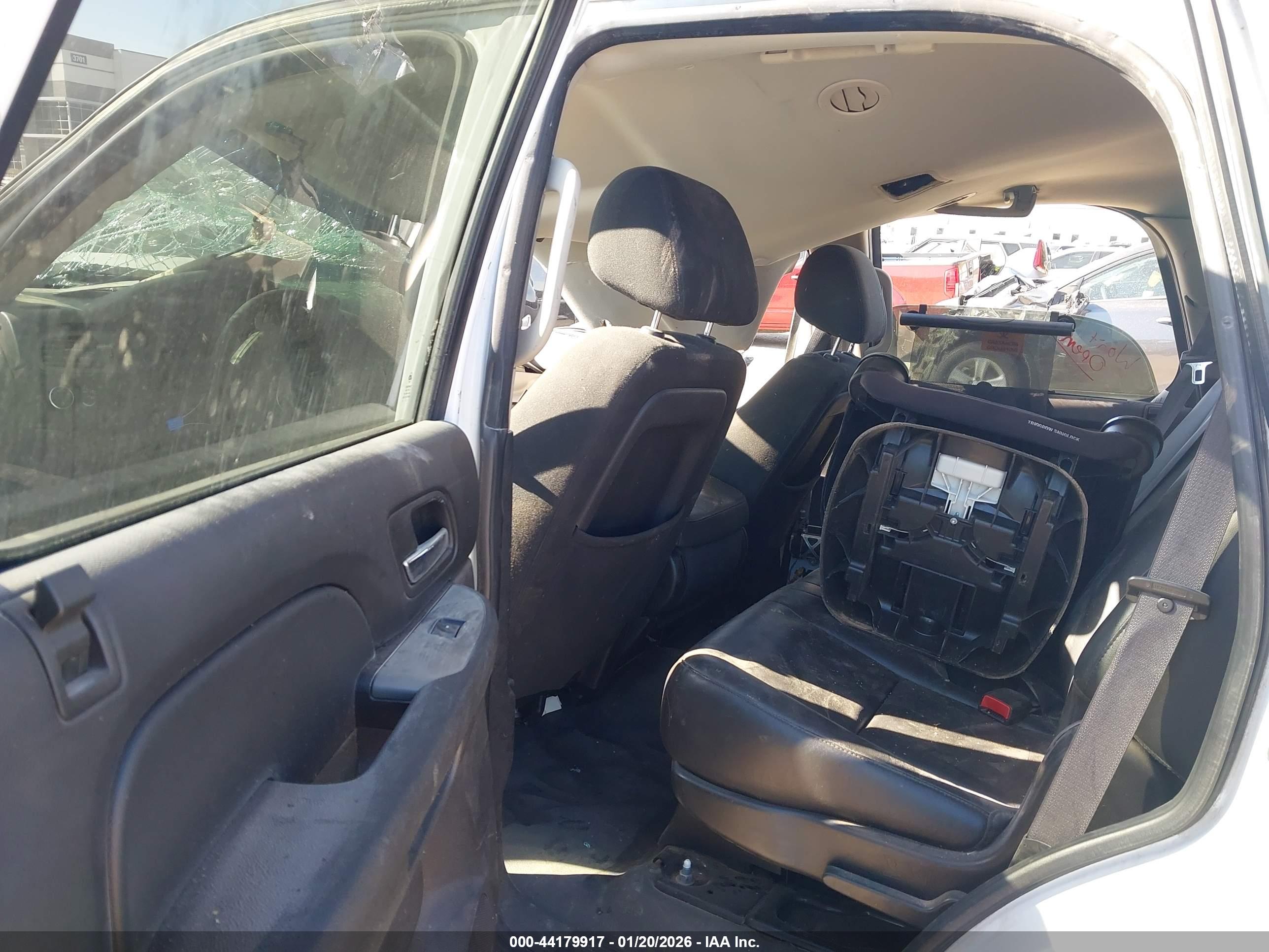 CHEVROLET TAHOE image 8
