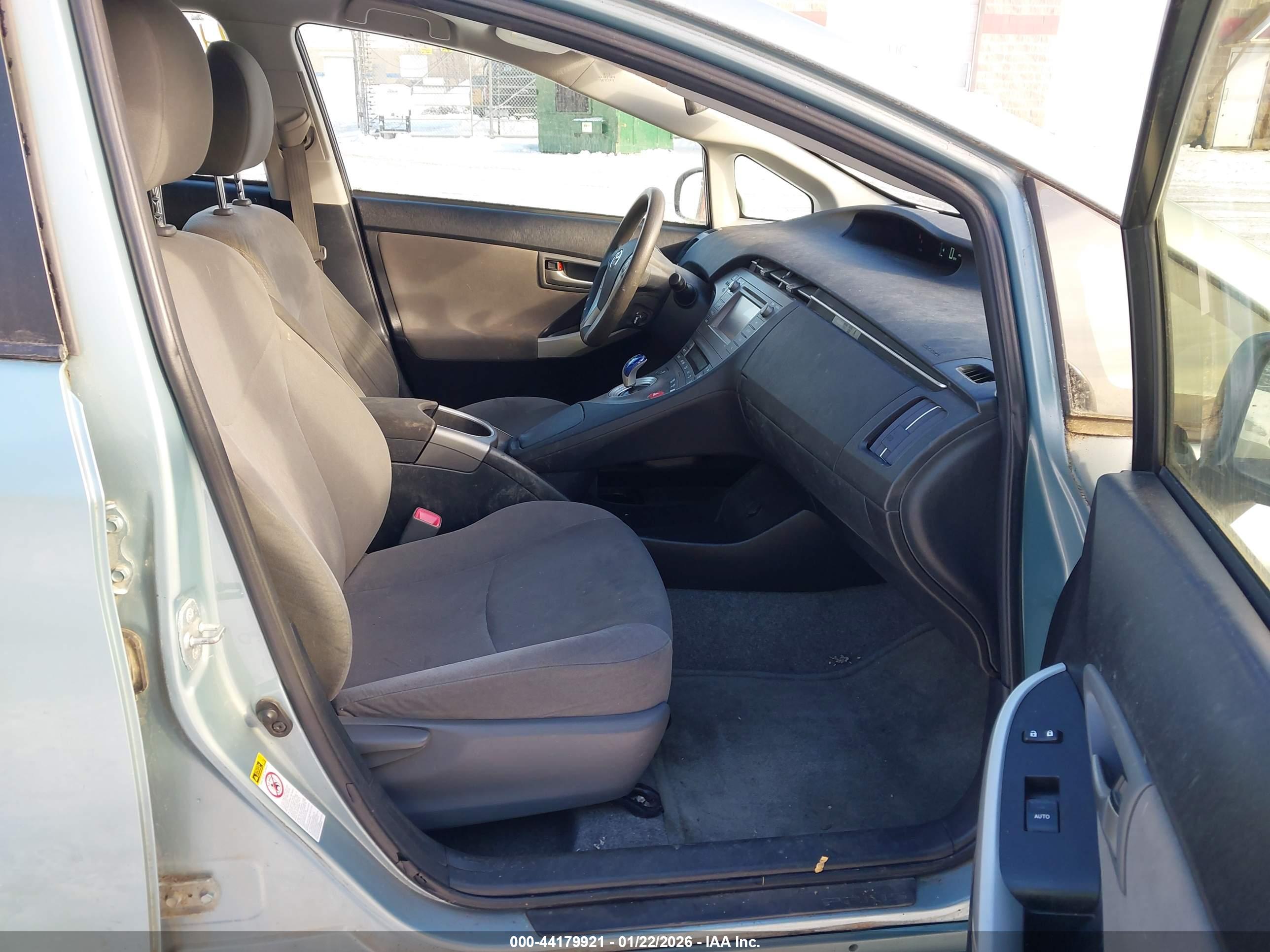 TOYOTA PRIUS image 5
