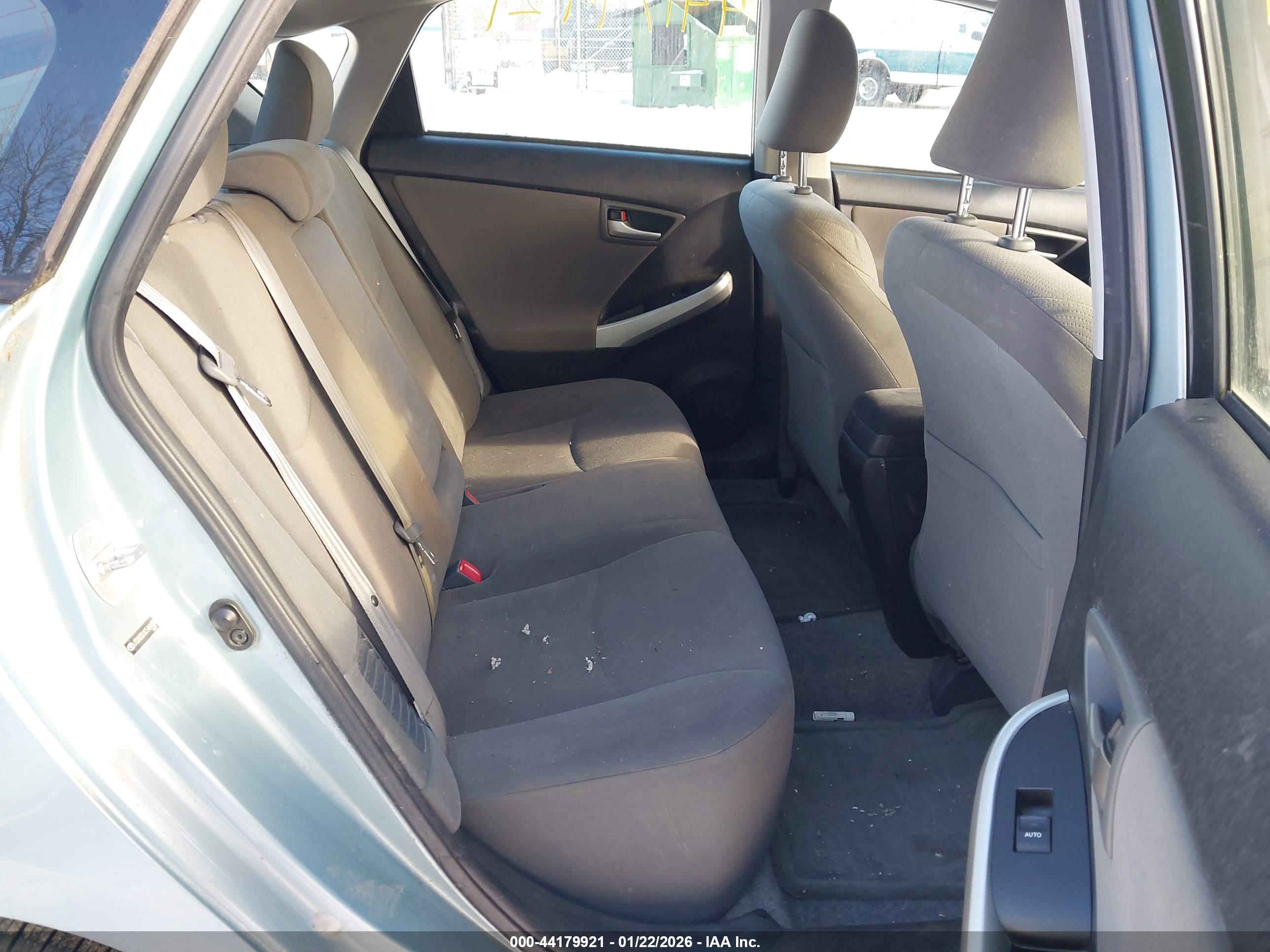 TOYOTA PRIUS image 8