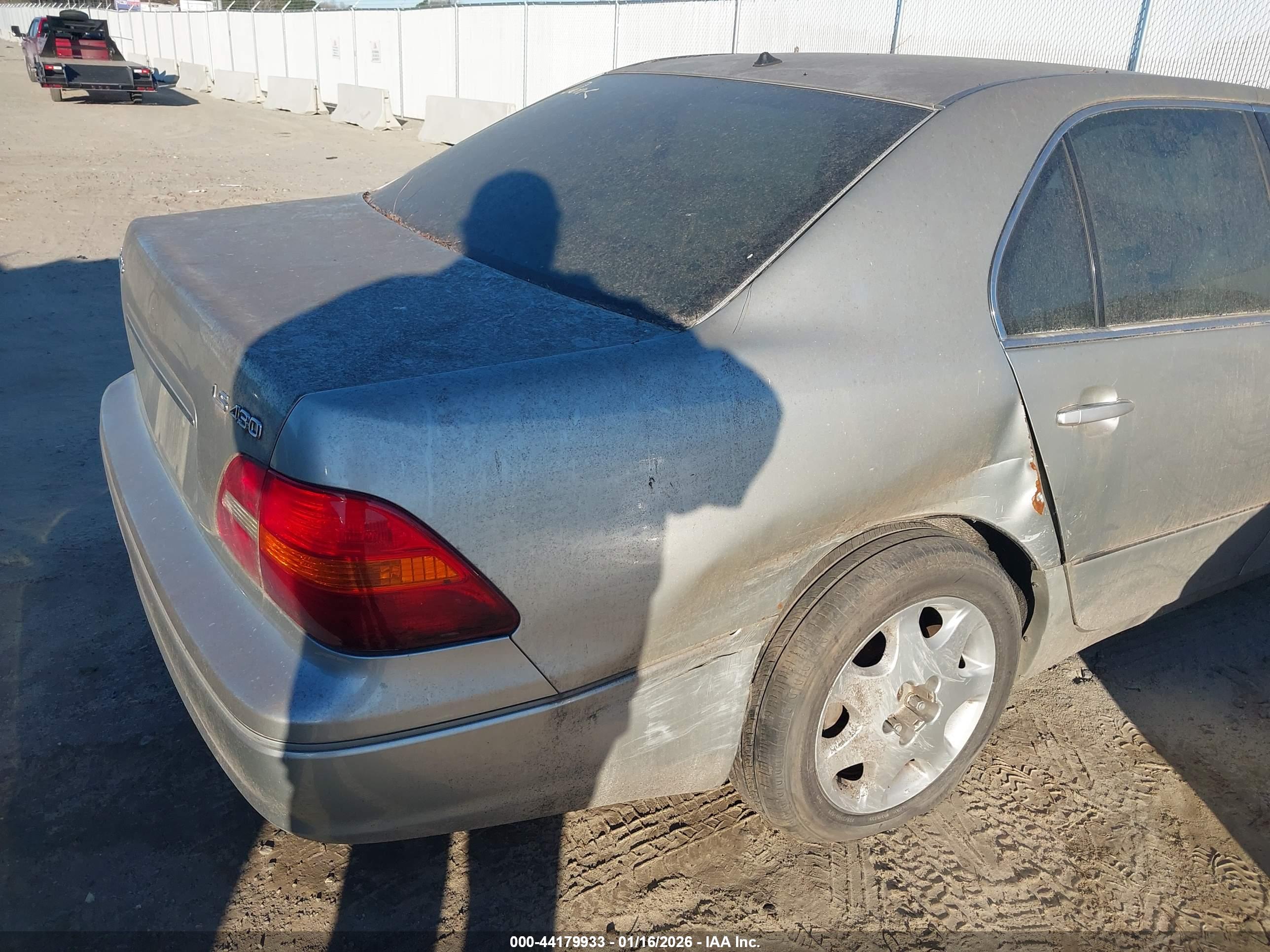 LEXUS LS image 6