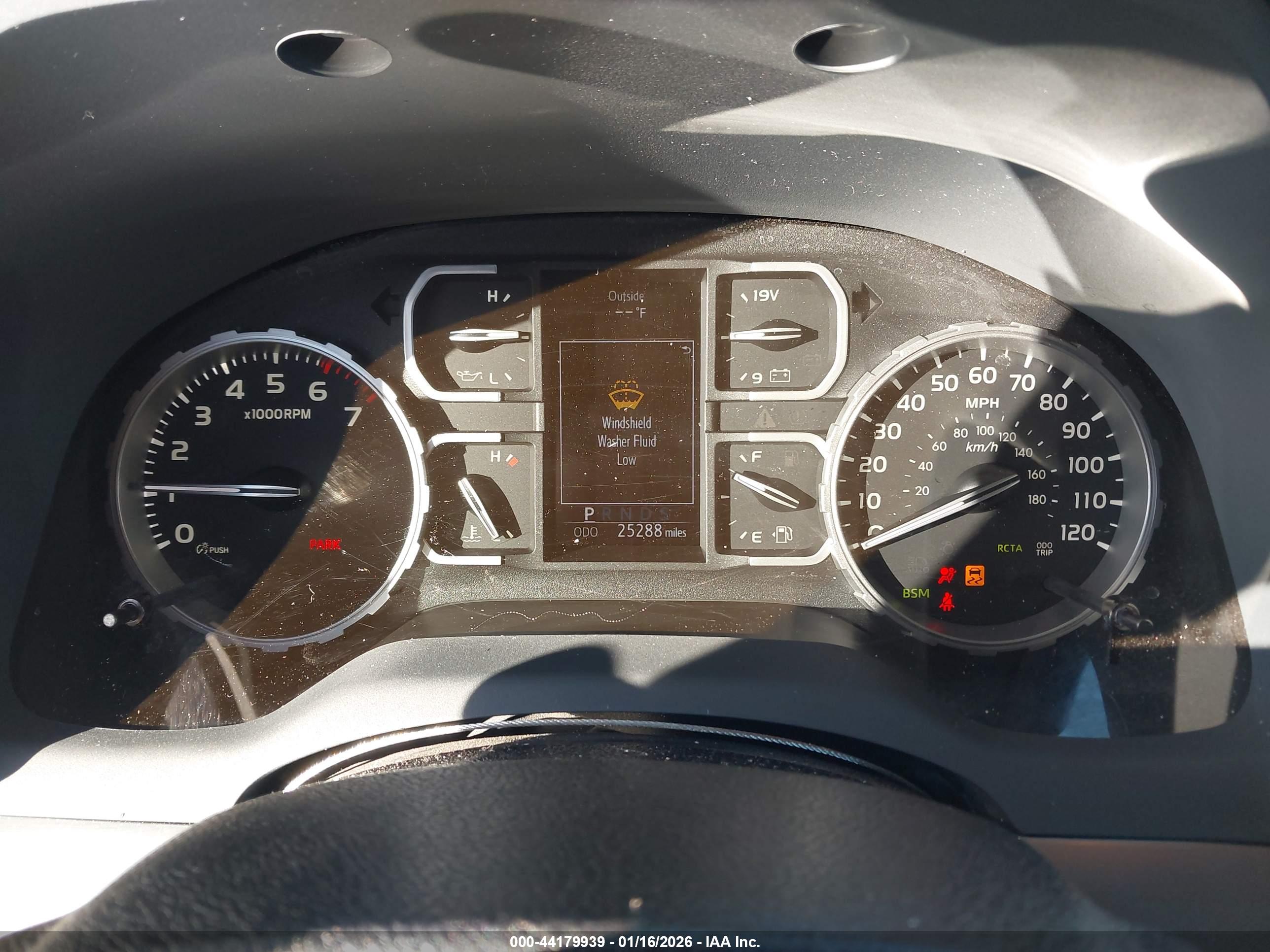 TOYOTA TUNDRA image 7