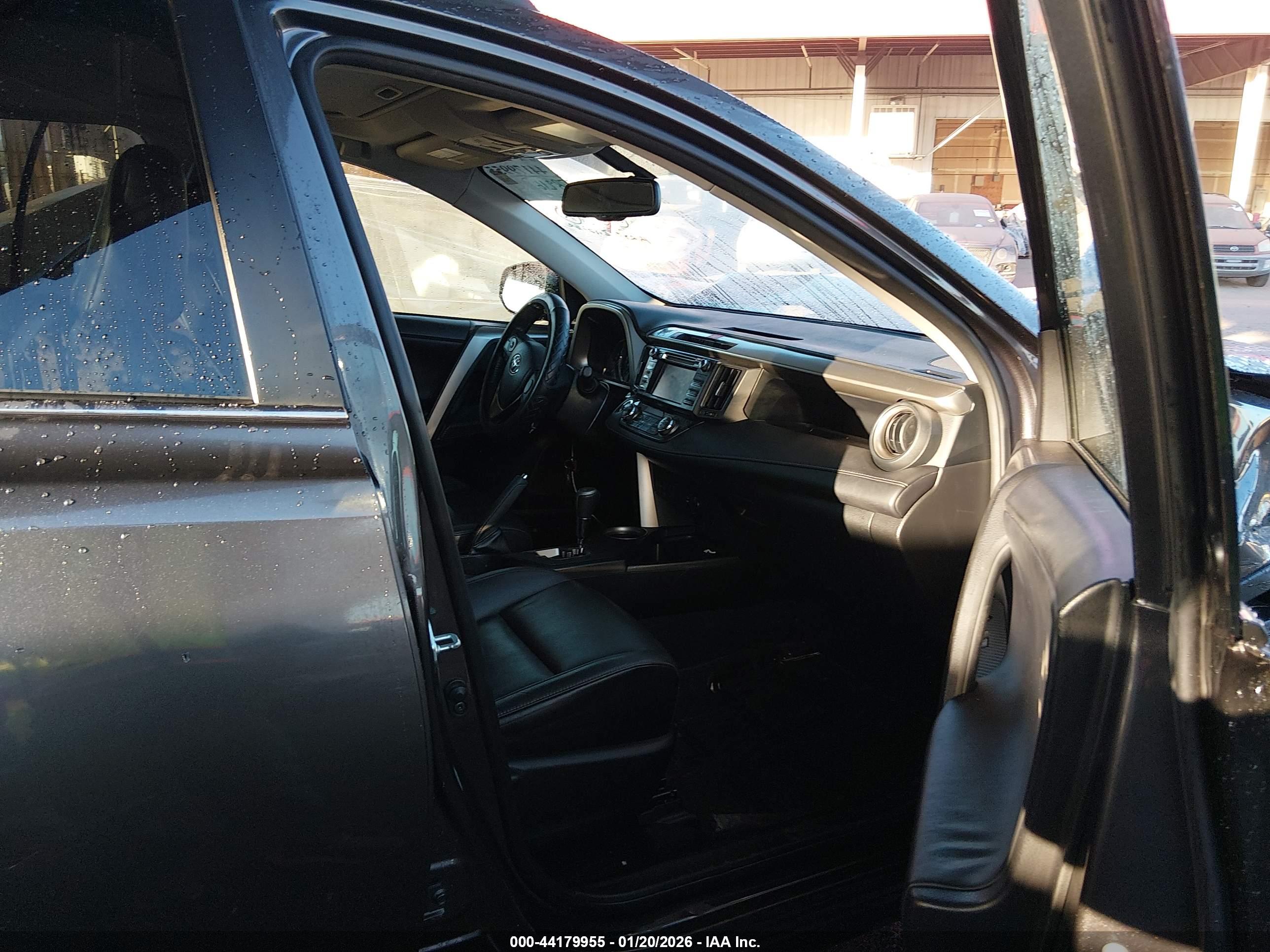 TOYOTA RAV4 image 5