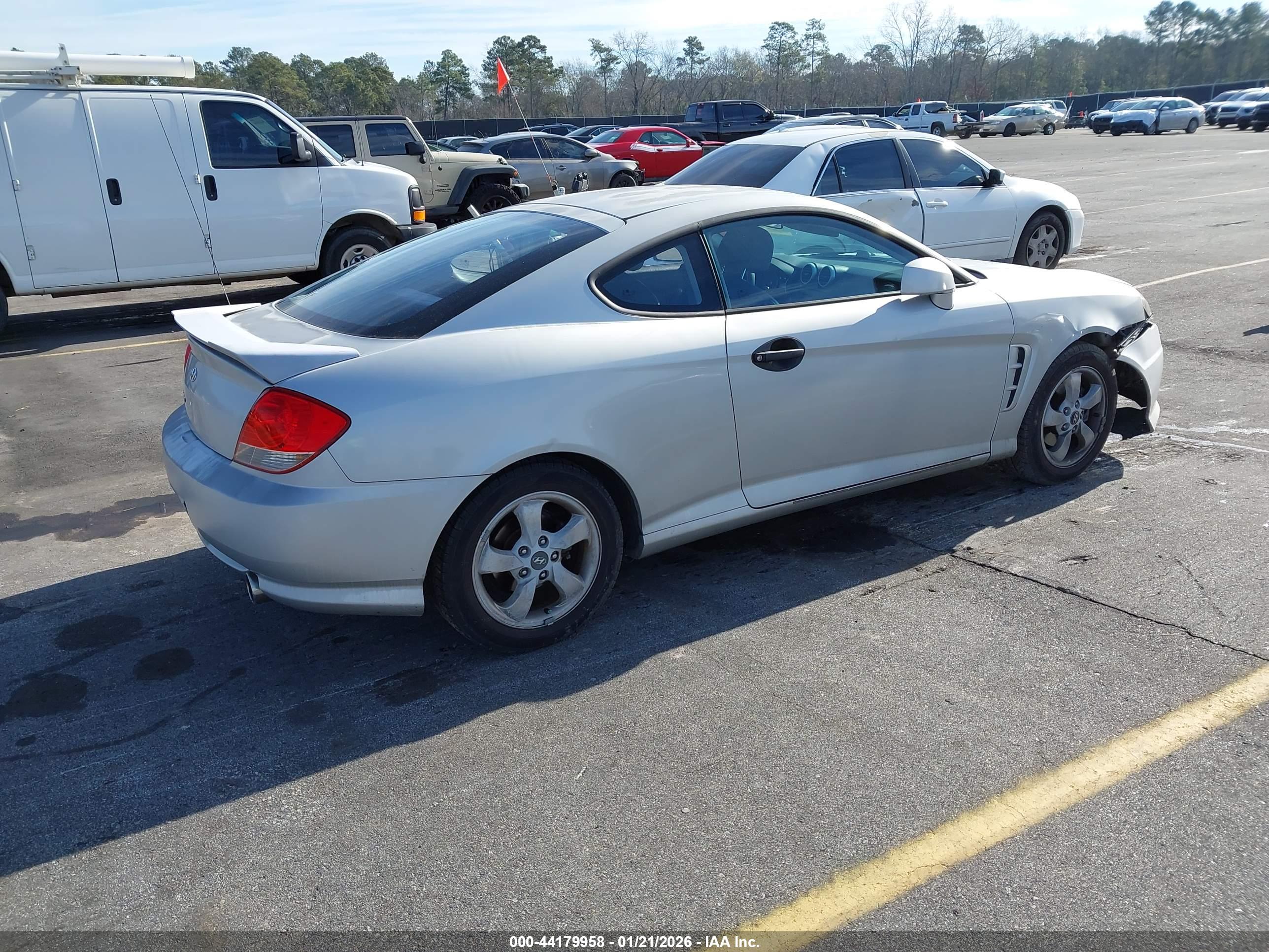 HYUNDAI TIBURON image 4