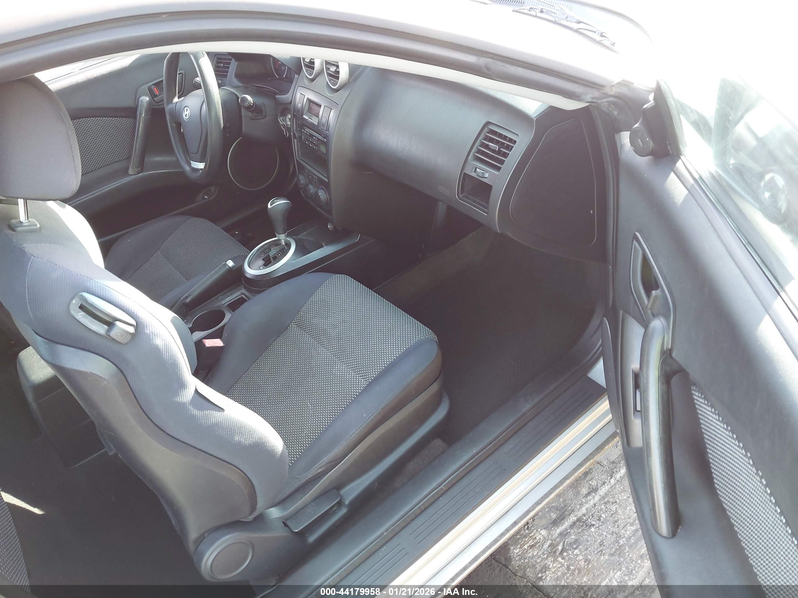 HYUNDAI TIBURON image 5