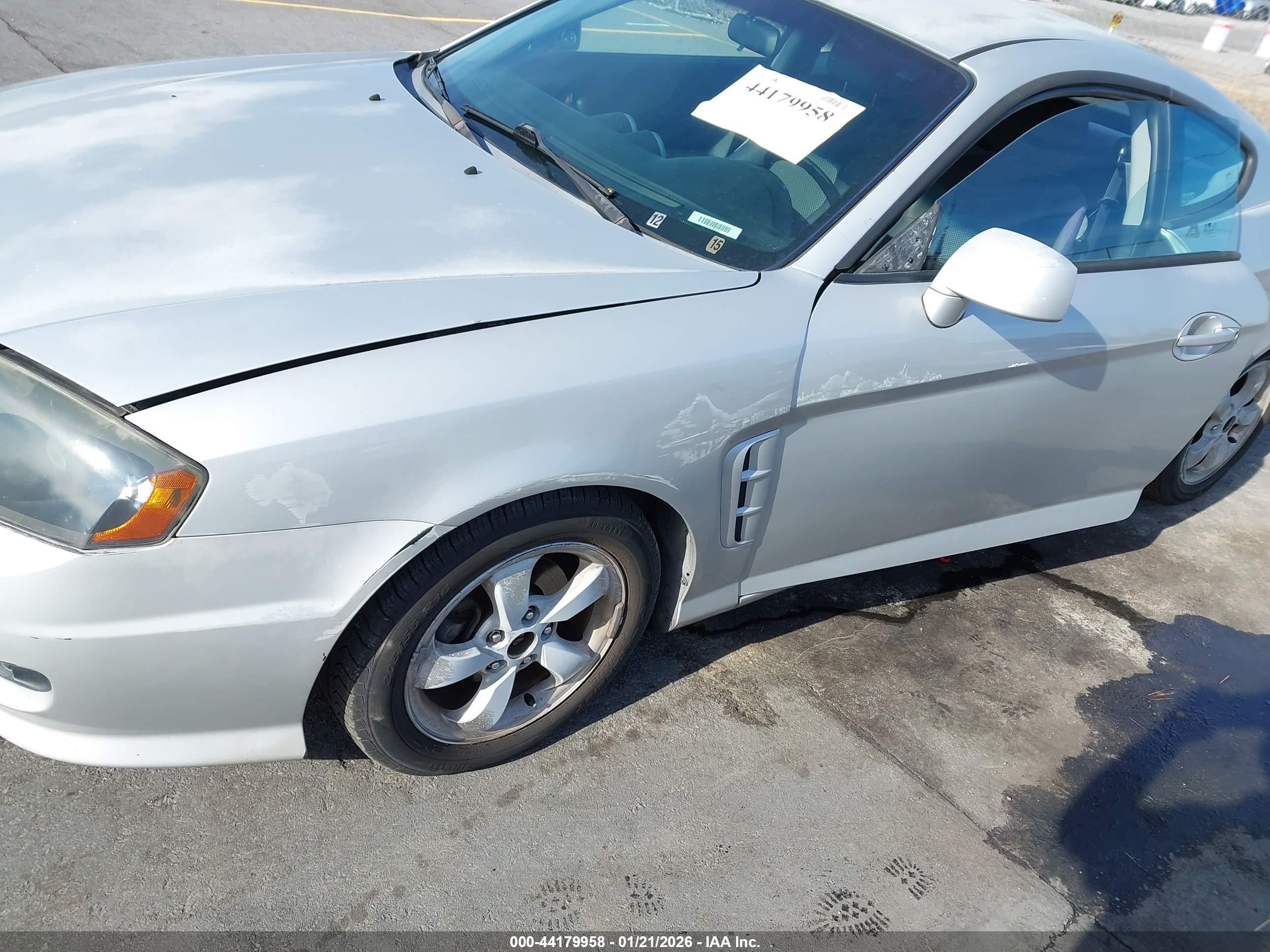HYUNDAI TIBURON image 6