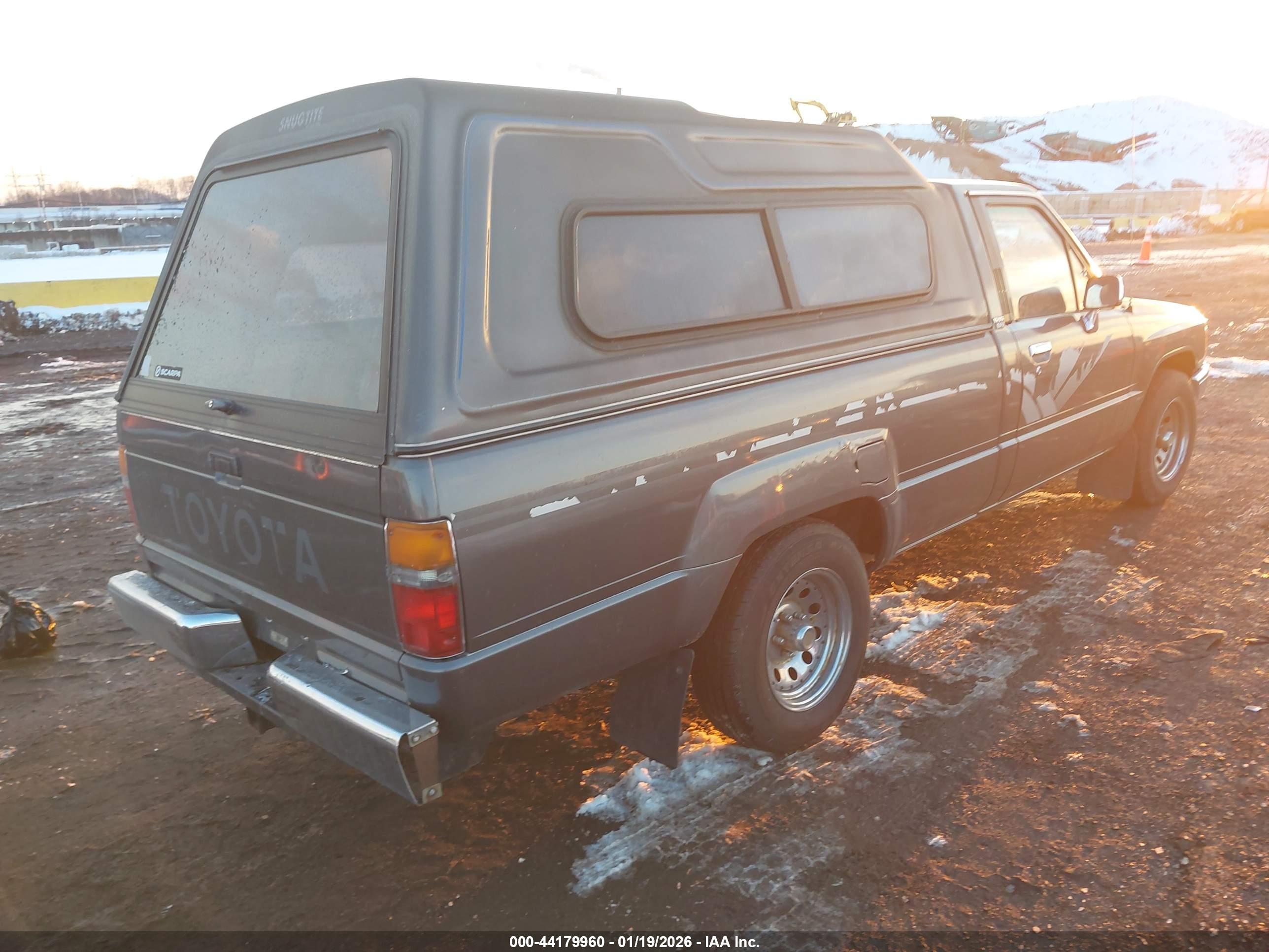TOYOTA PICKUP image 4