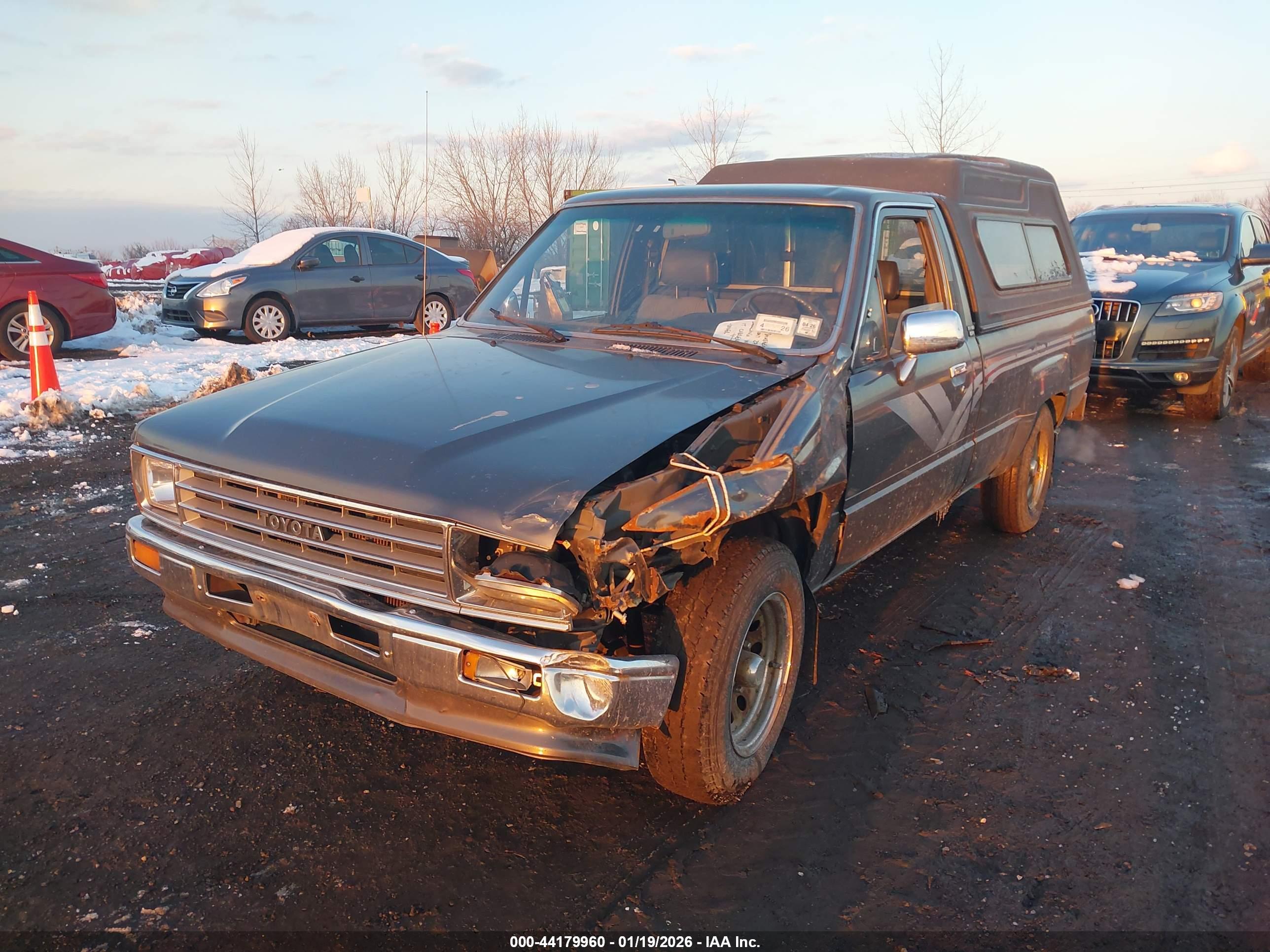 TOYOTA PICKUP image 6