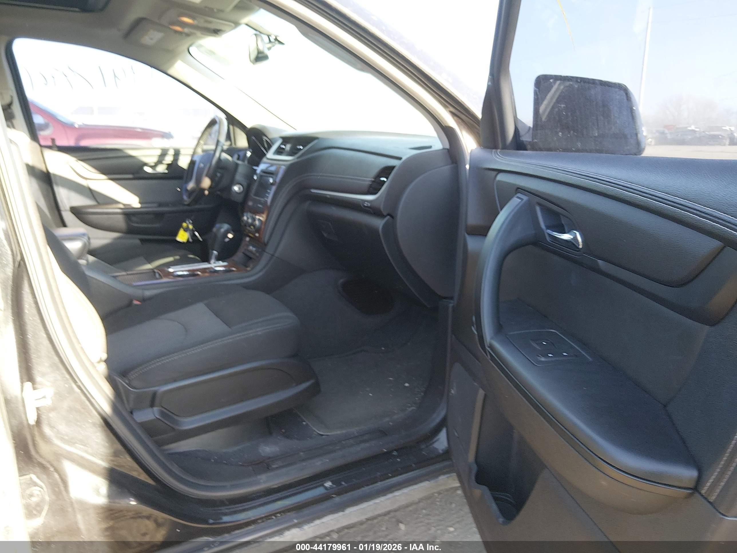 CHEVROLET TRAVERSE image 5