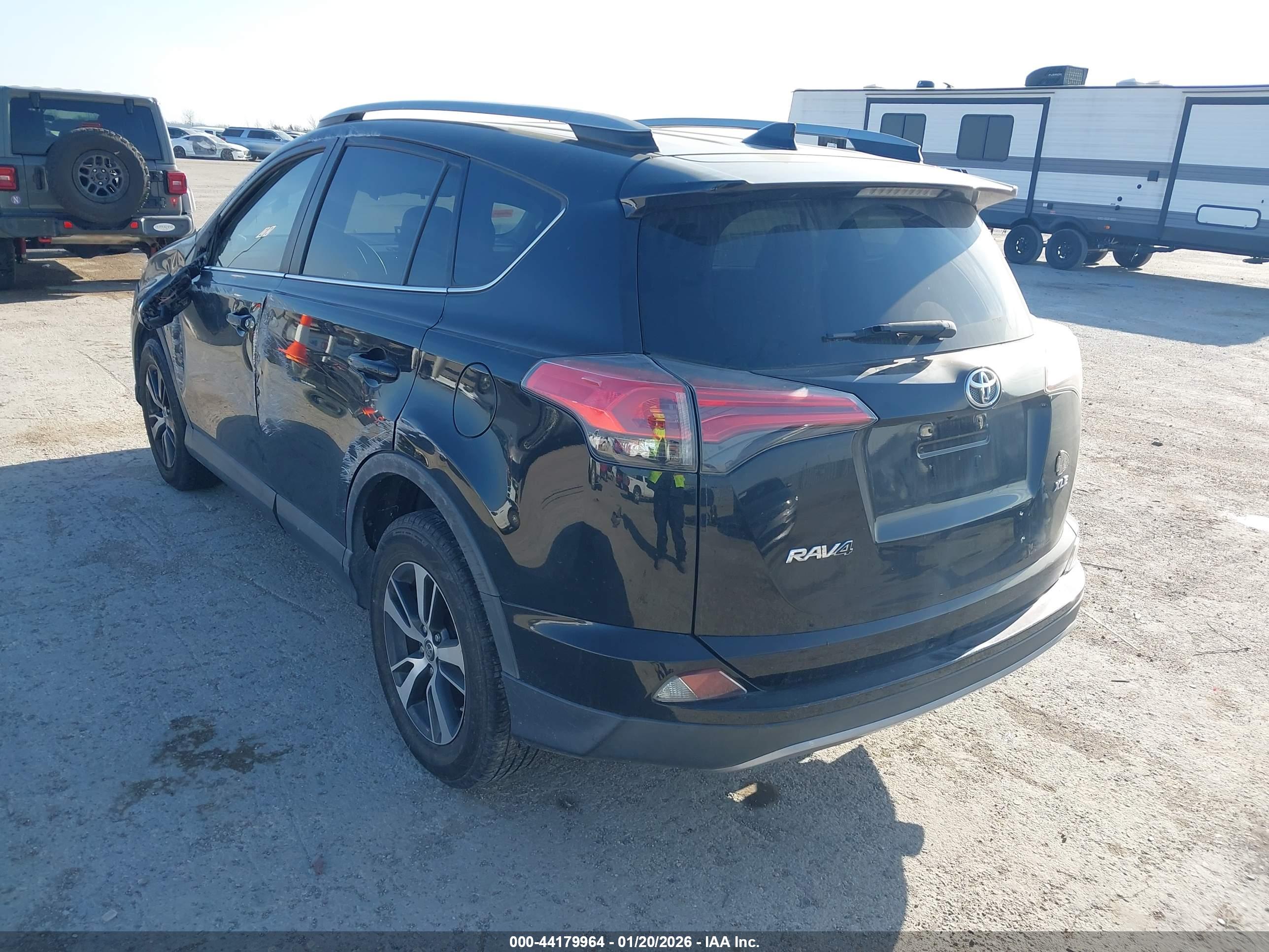 TOYOTA RAV4 image 3