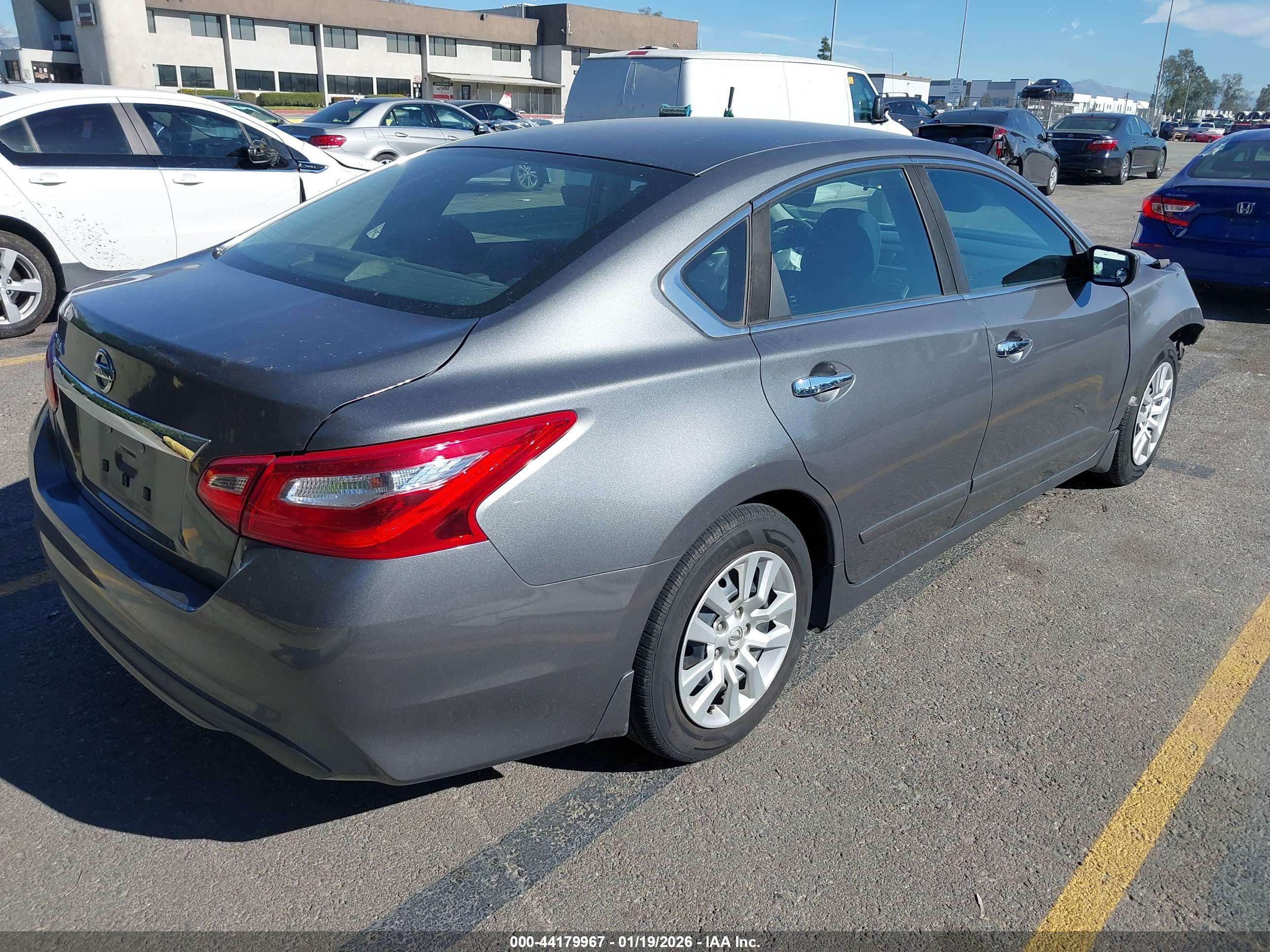 NISSAN ALTIMA image 4