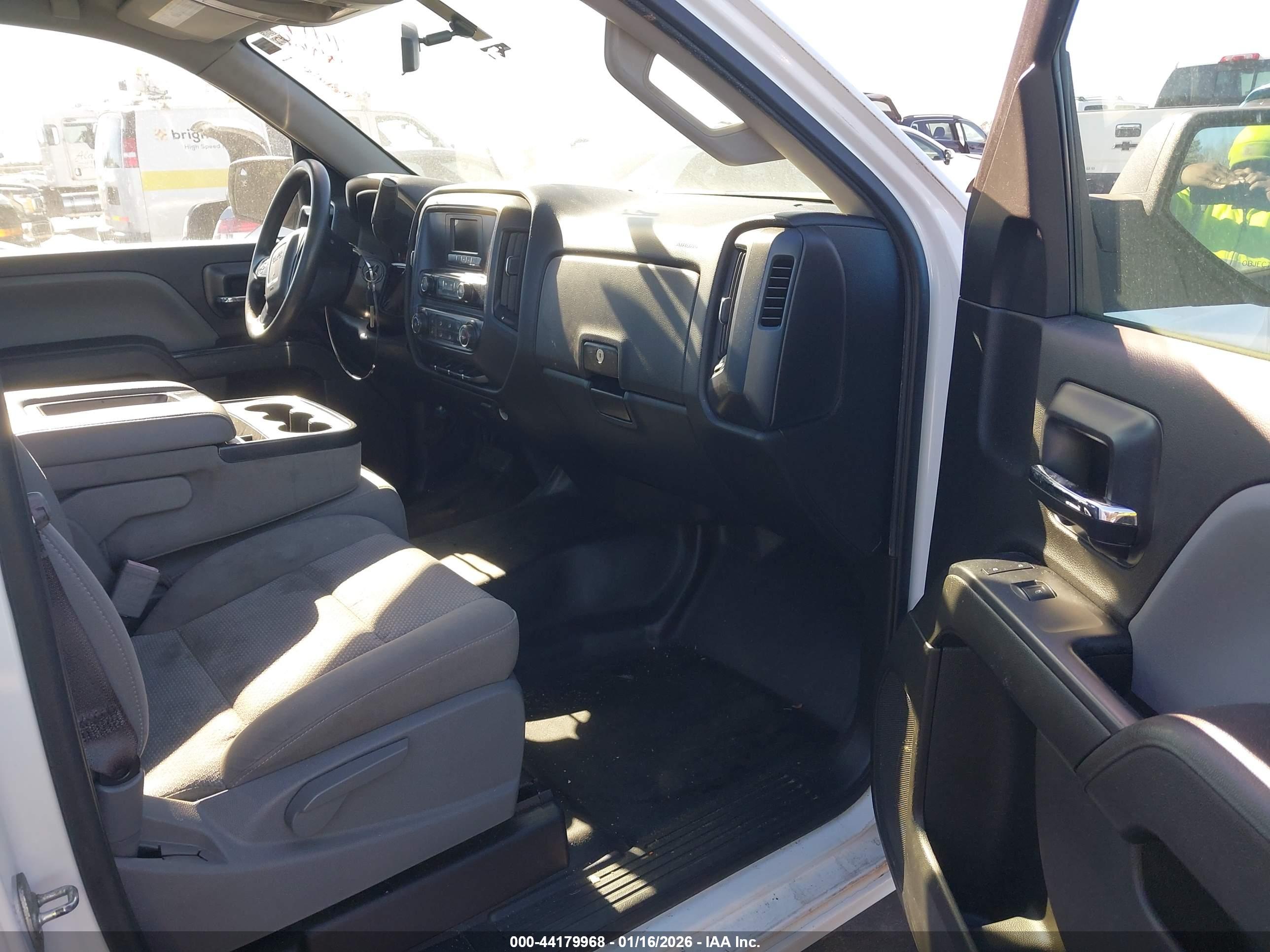 GMC SIERRA image 5