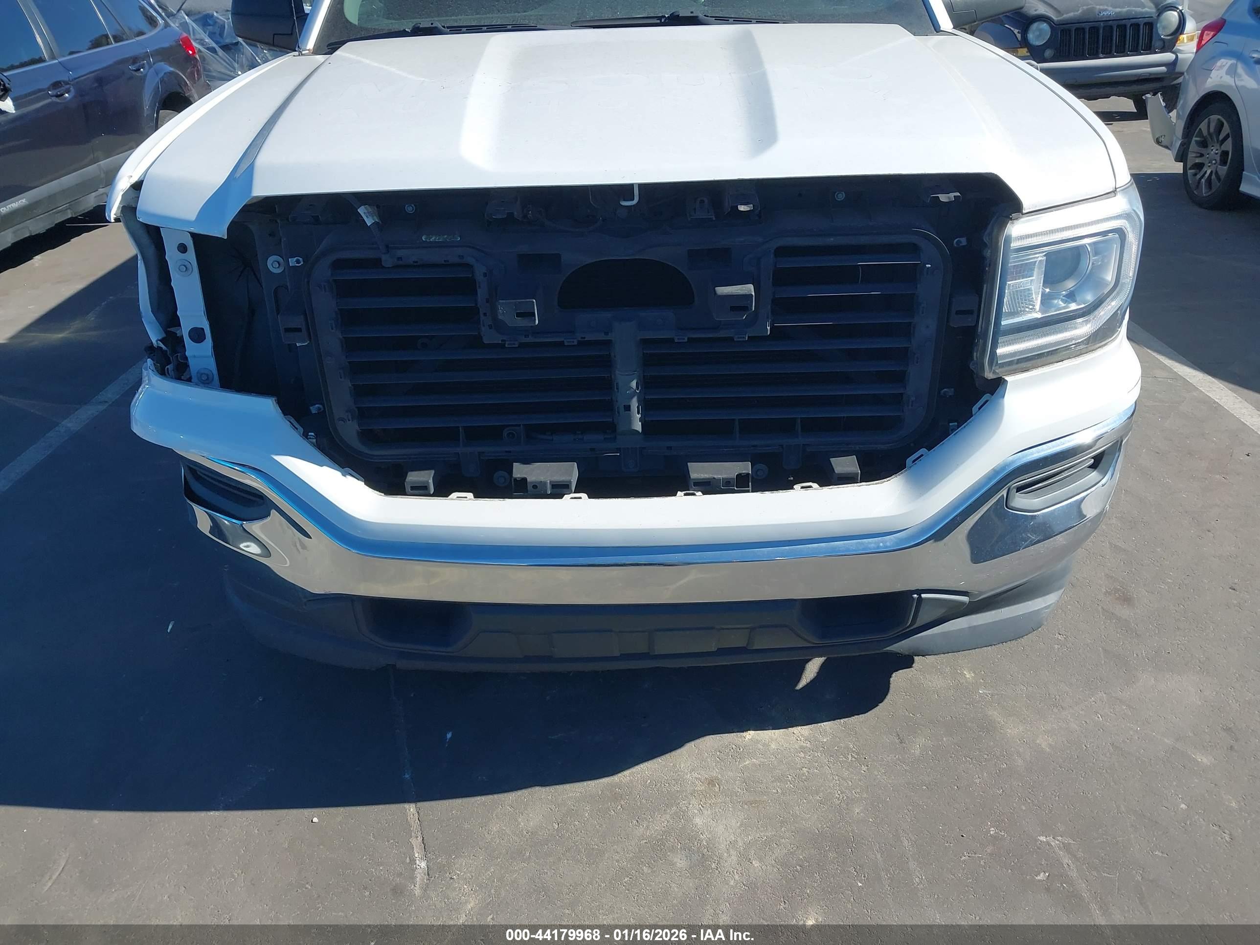 GMC SIERRA image 6