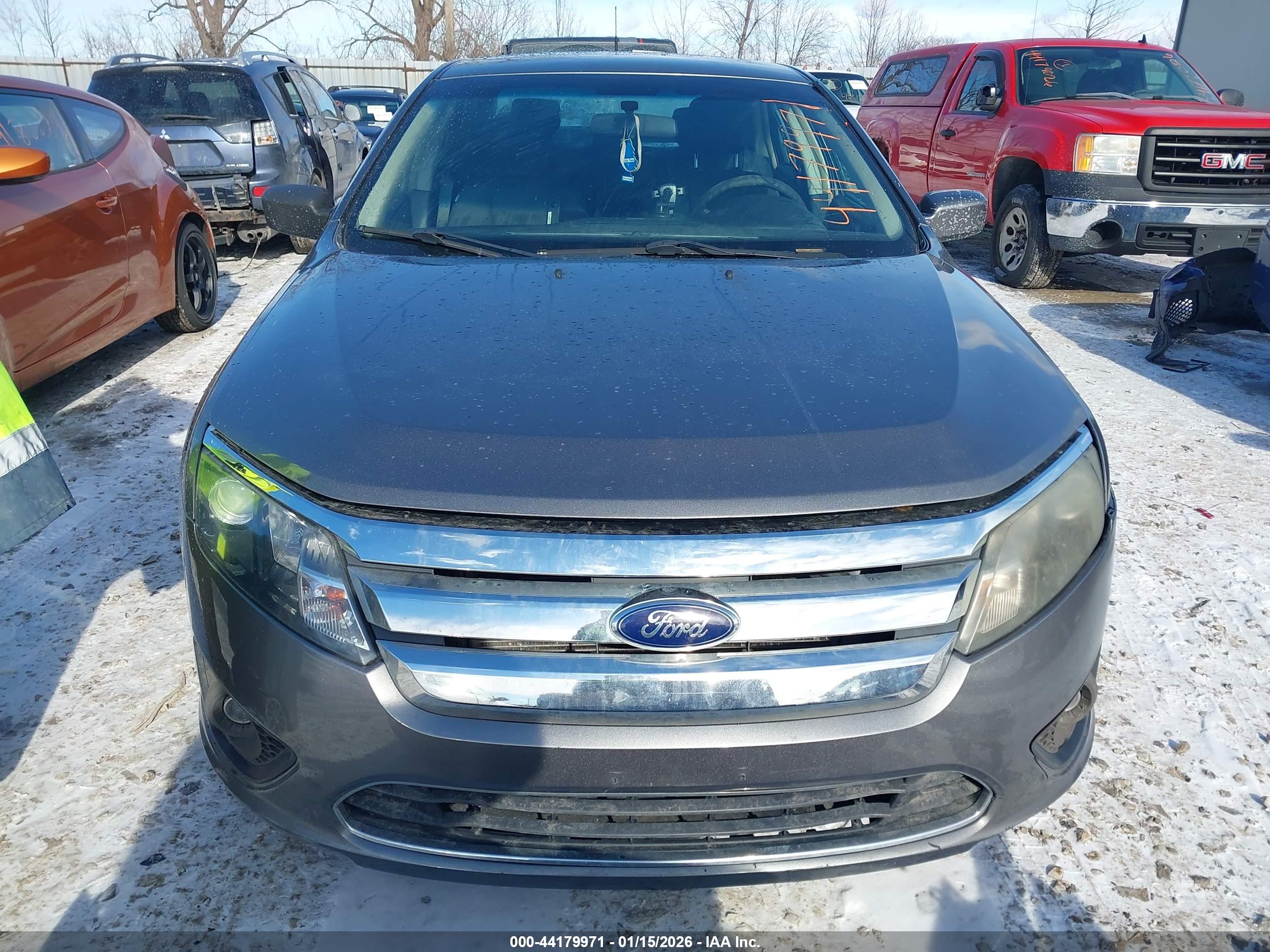 FORD FUSION image 6