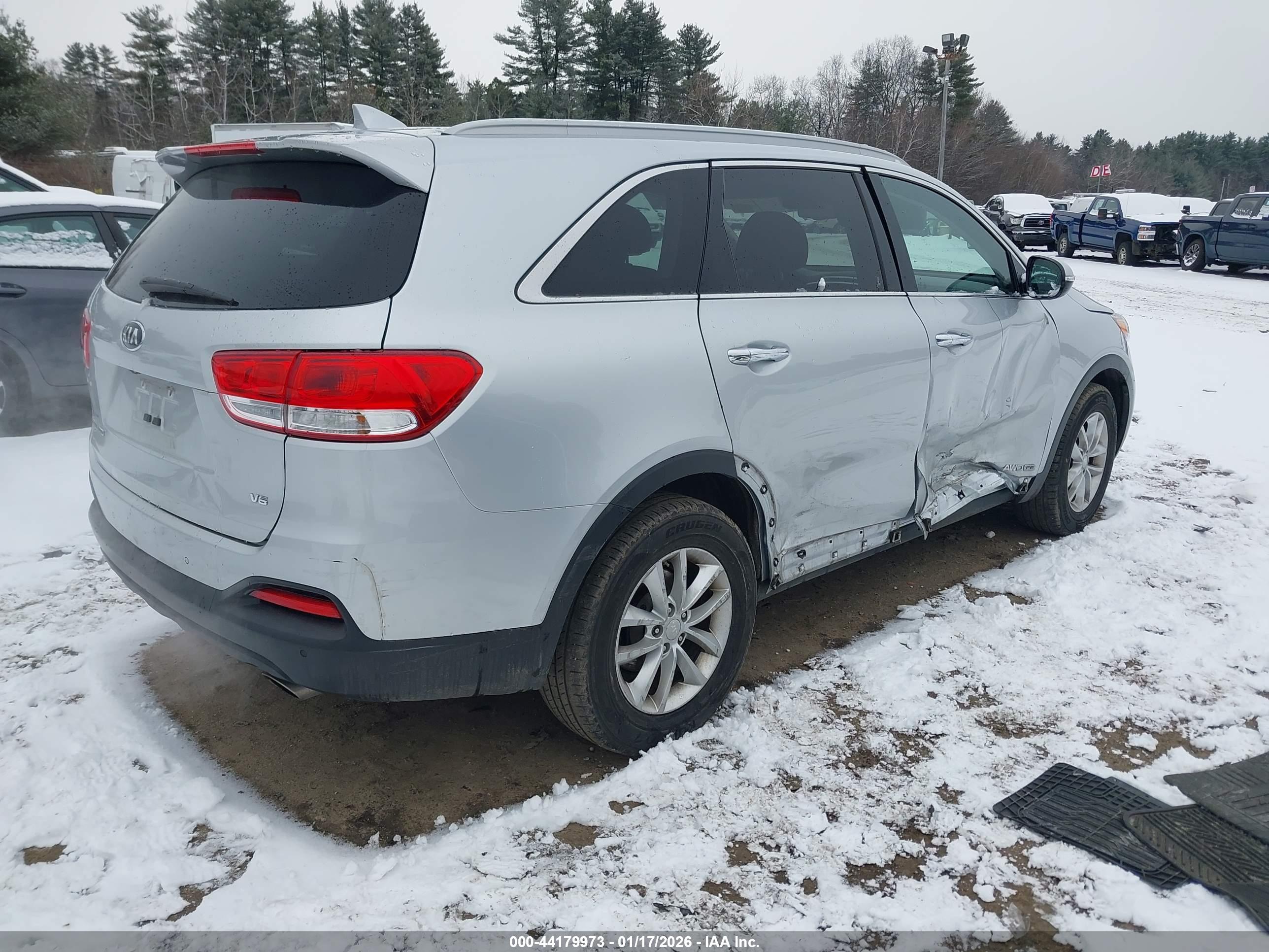 KIA SORENTO image 4