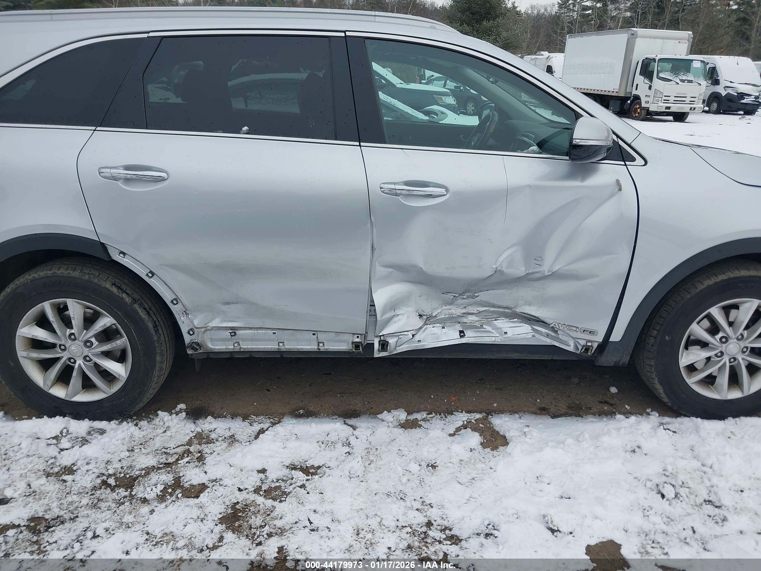 KIA SORENTO image 6