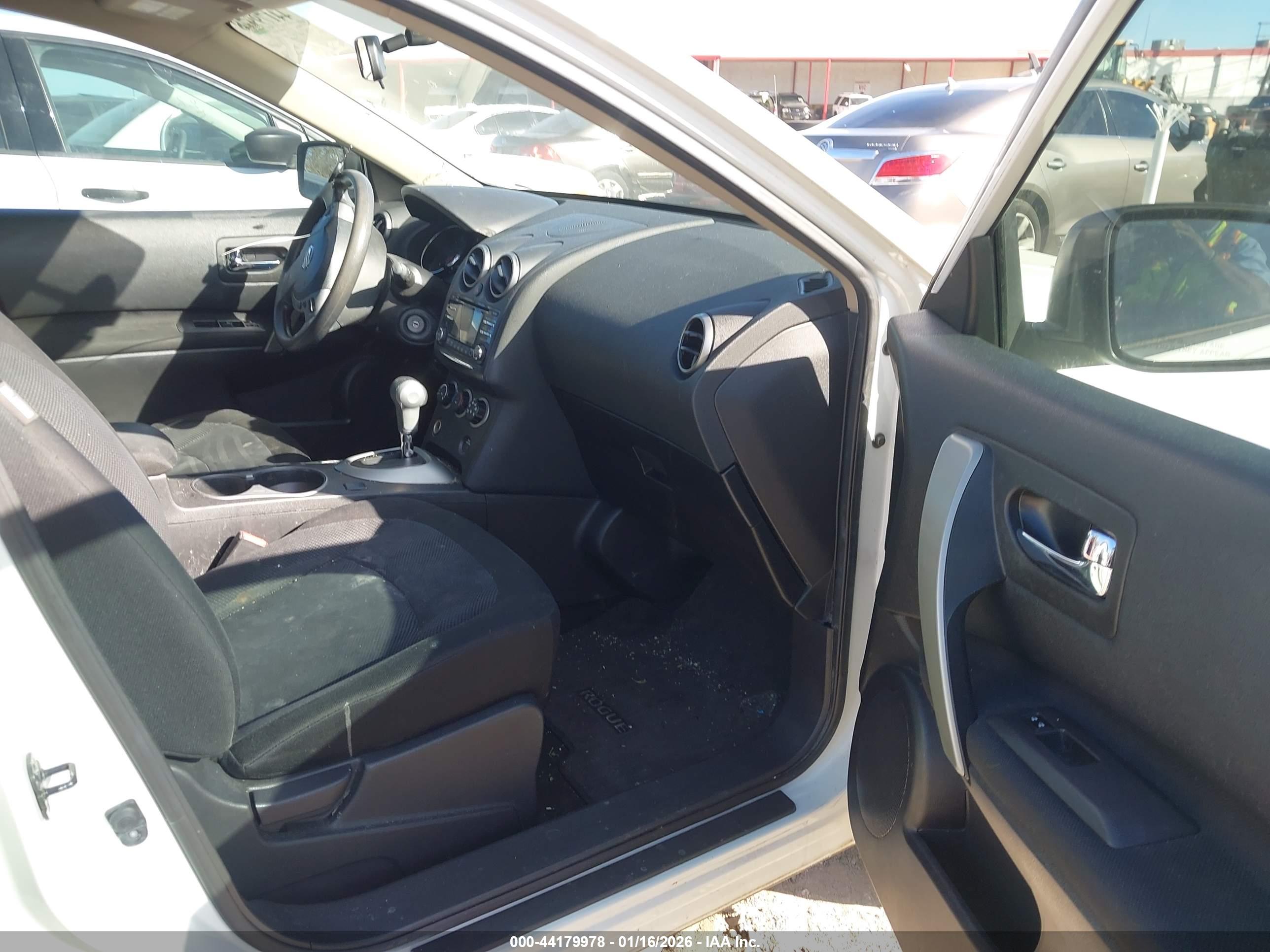 NISSAN ROGUE image 5