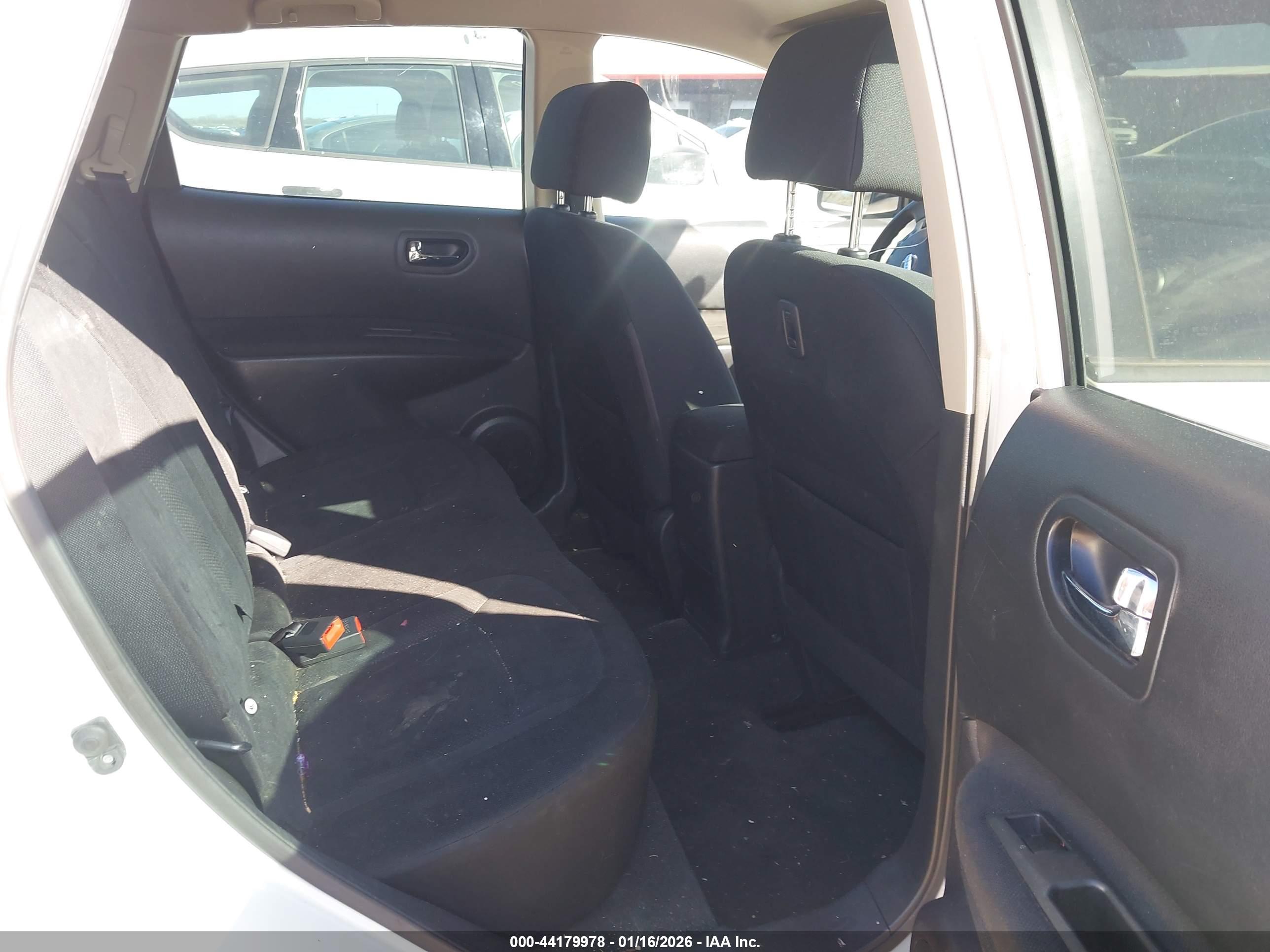 NISSAN ROGUE image 8