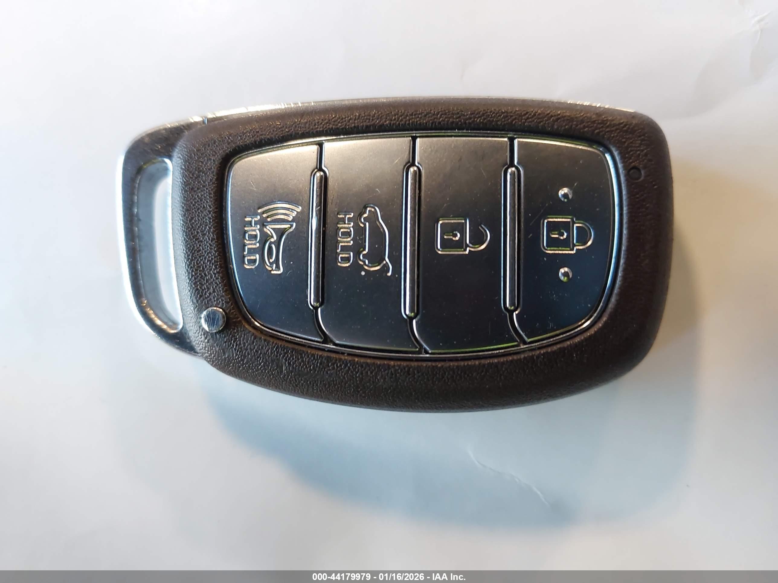 HYUNDAI TUCSON image 11