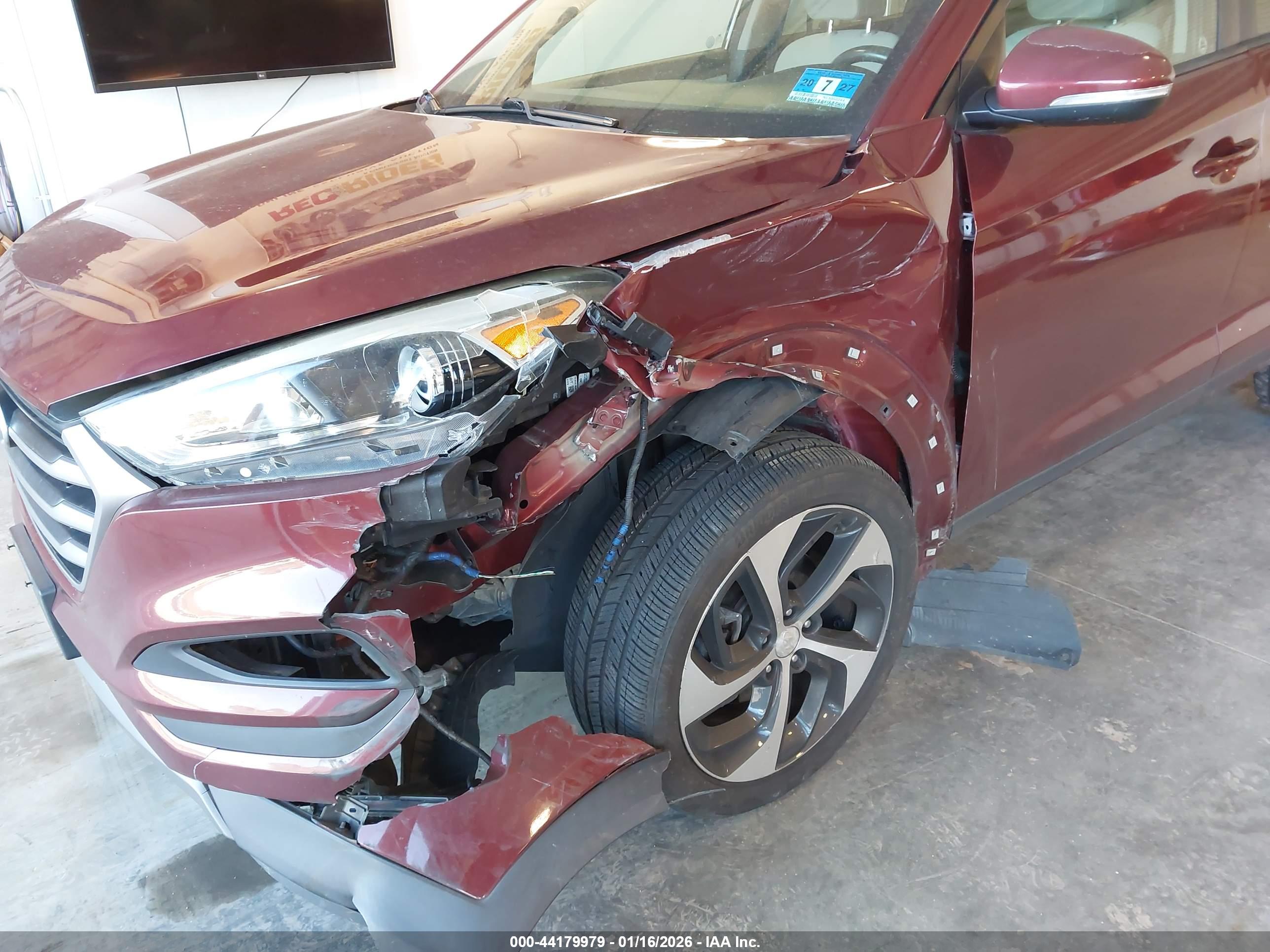 HYUNDAI TUCSON image 6