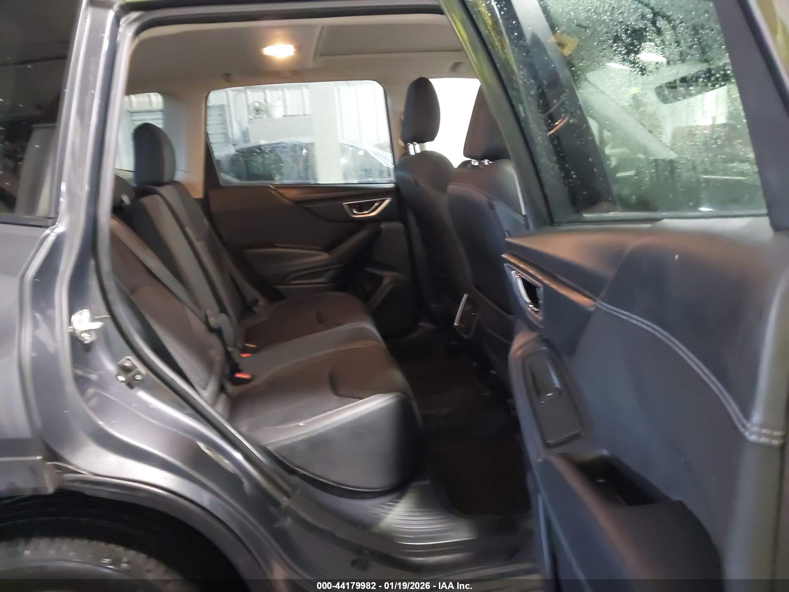 SUBARU FORESTER image 8
