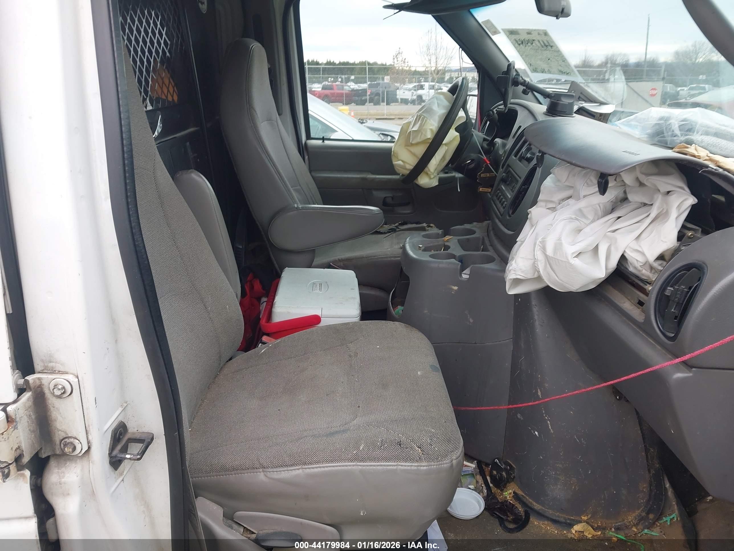 FORD E-250 image 5