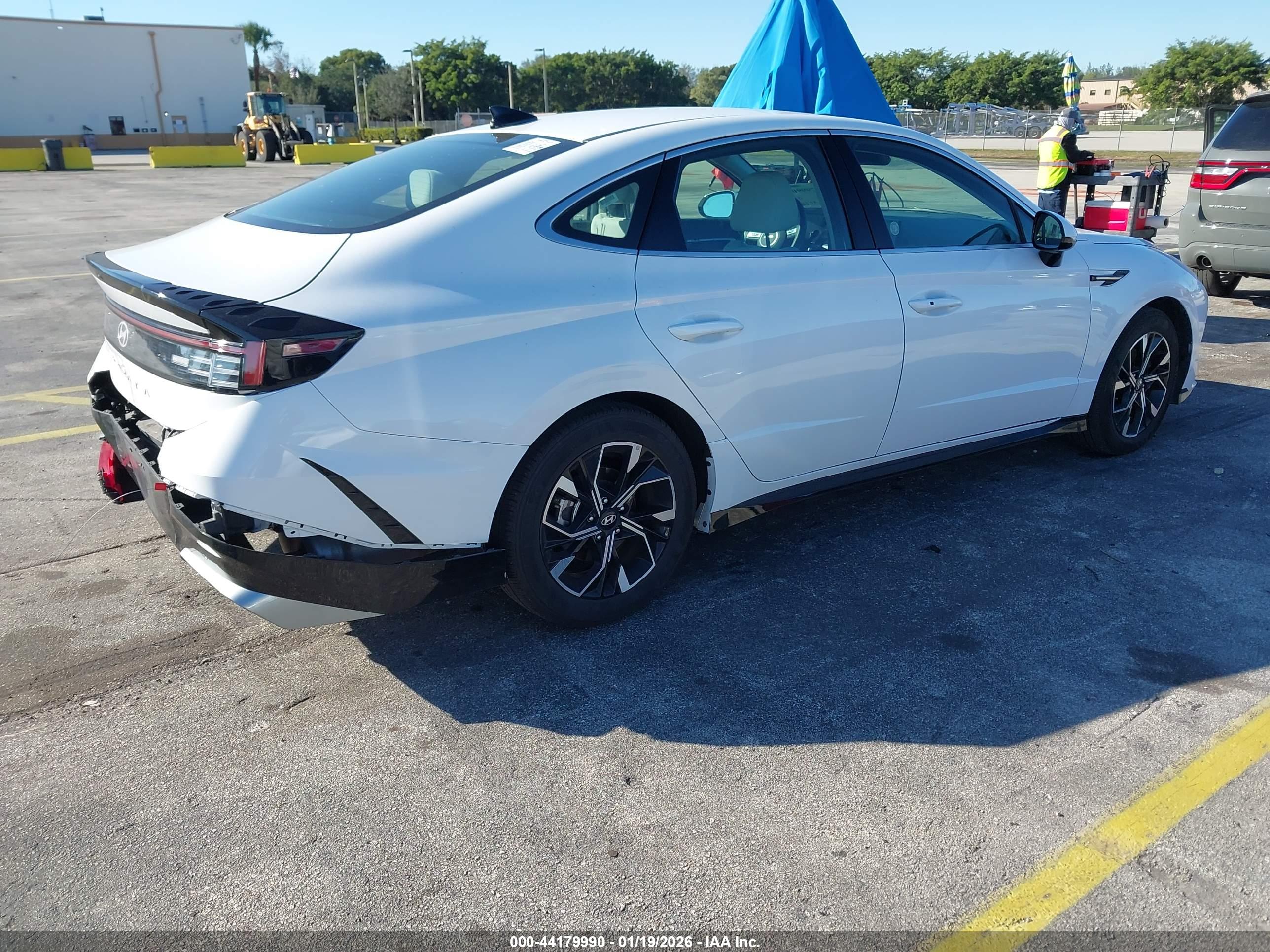 HYUNDAI SONATA image 4