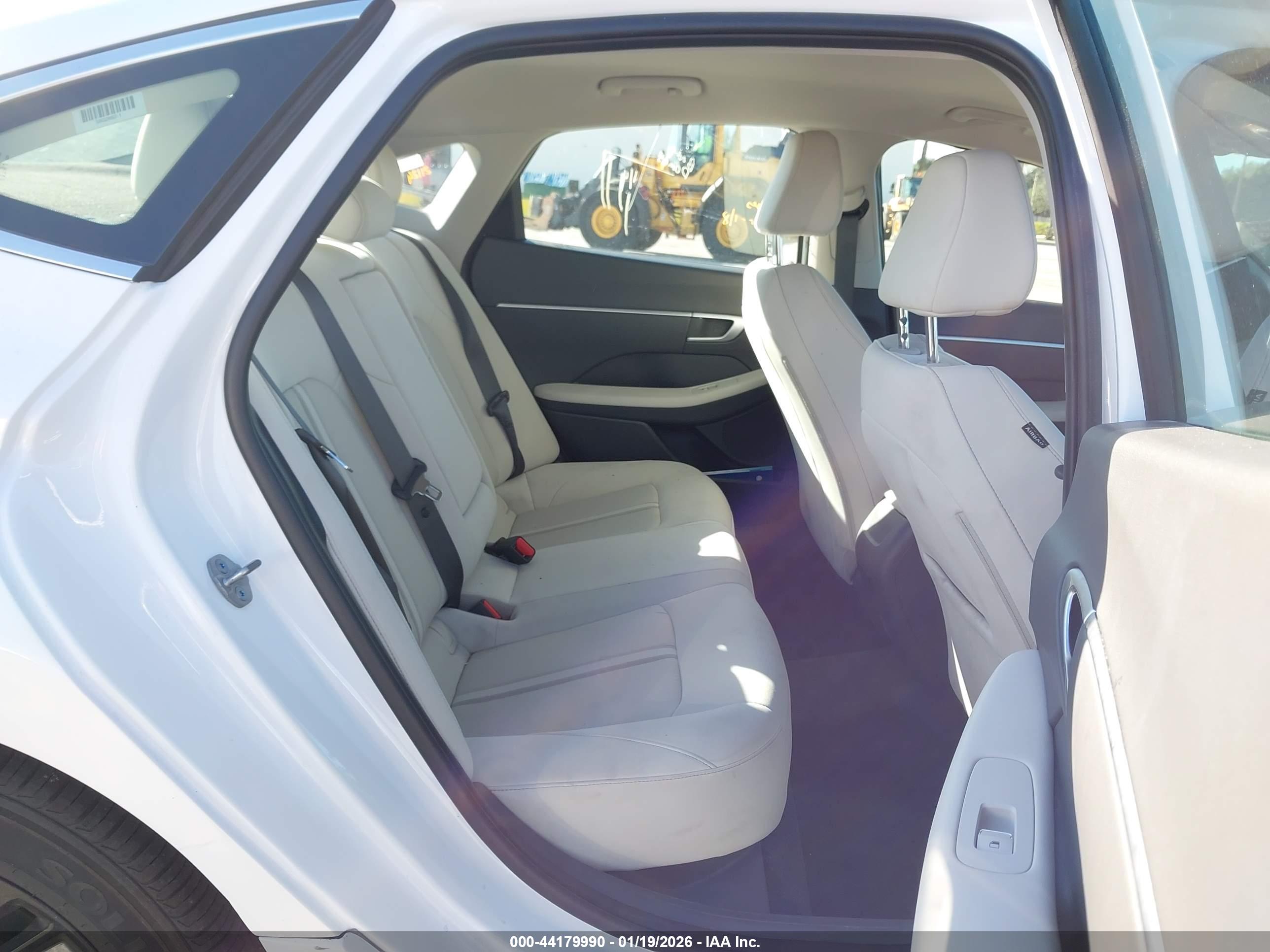 HYUNDAI SONATA image 8