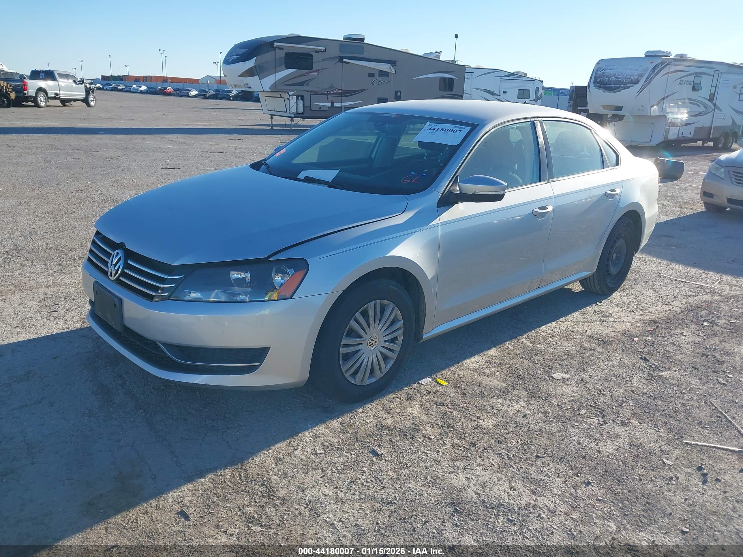 VOLKSWAGEN PASSAT image 2