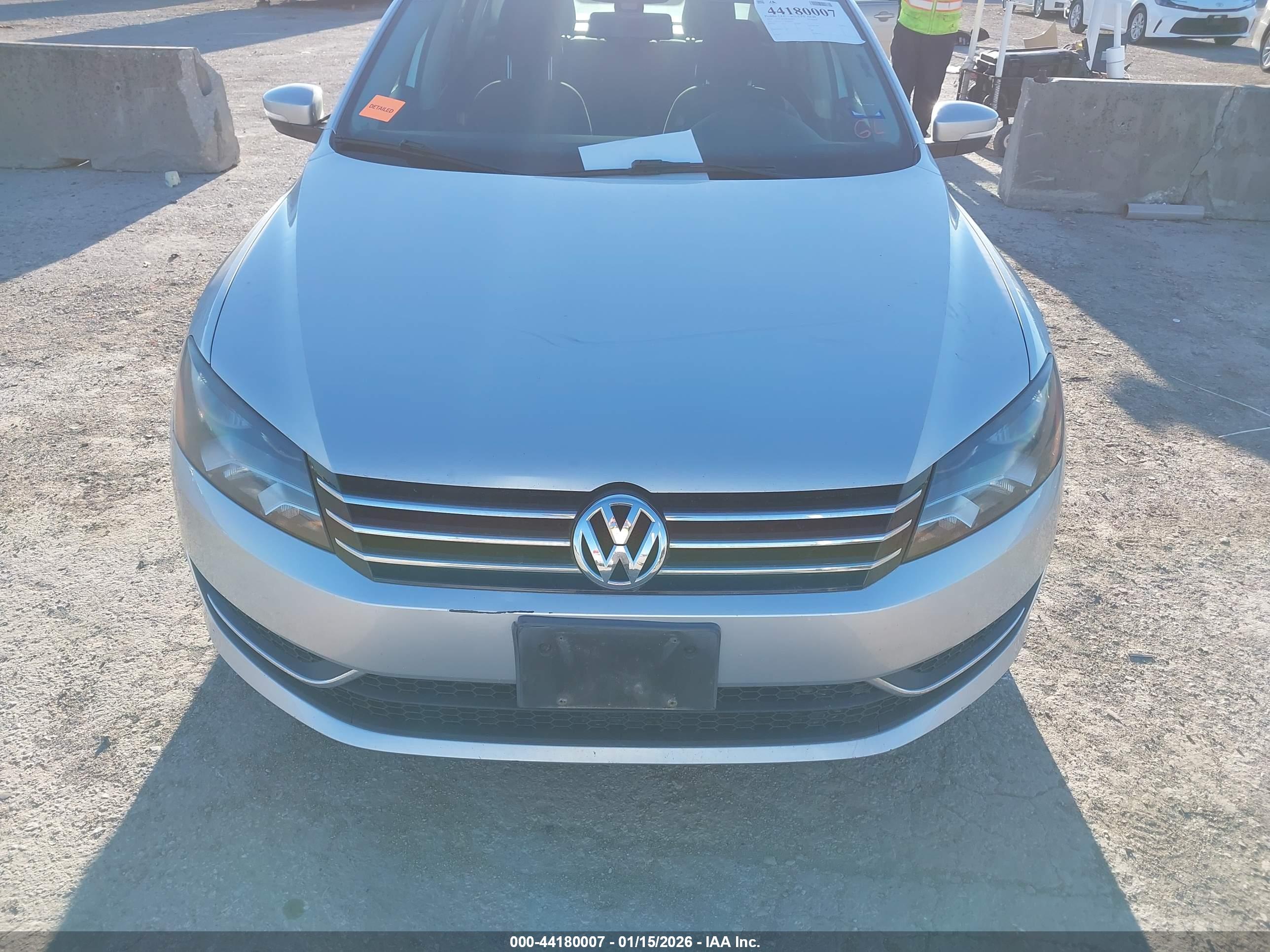 VOLKSWAGEN PASSAT image 6