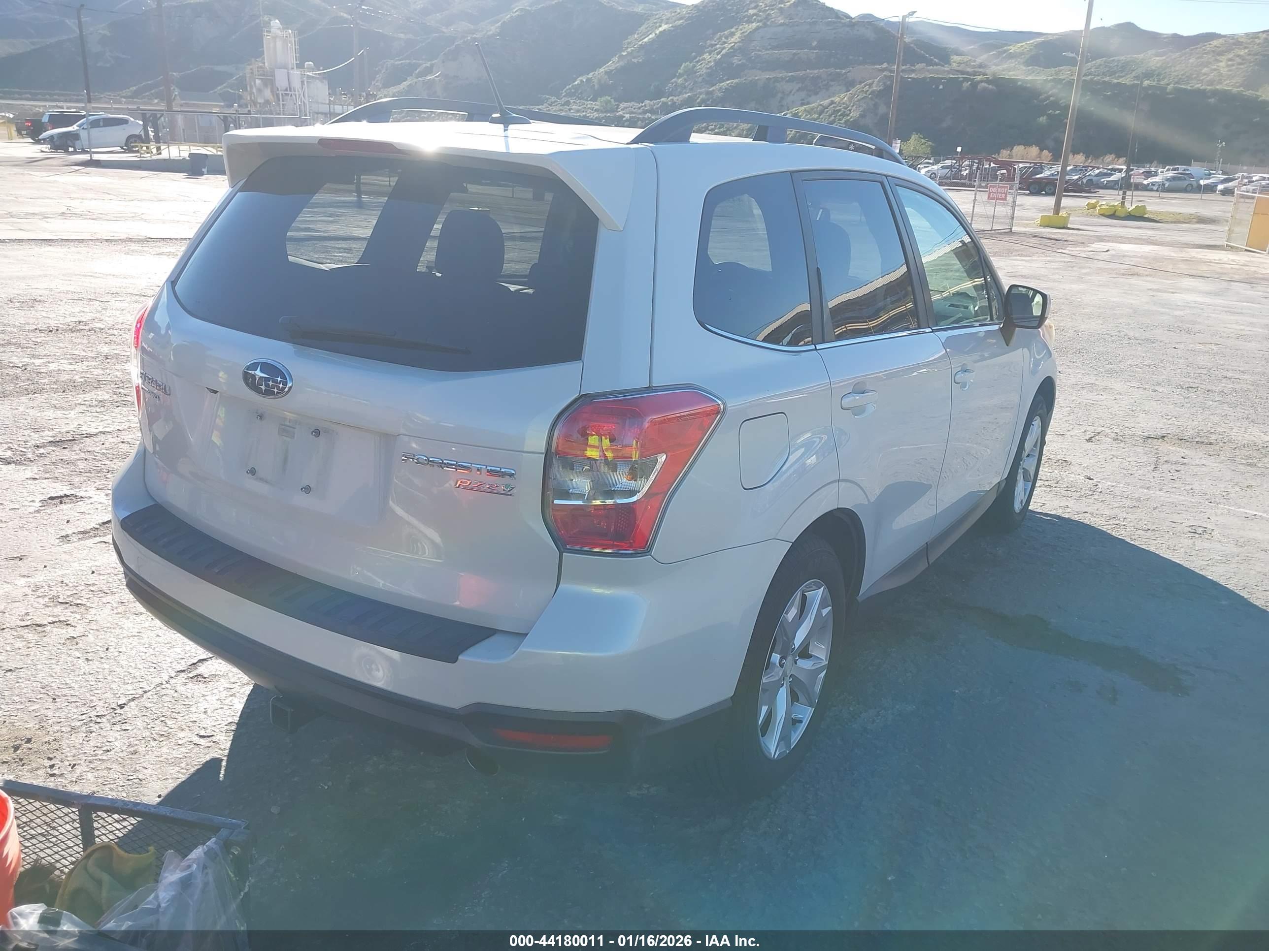SUBARU FORESTER image 4