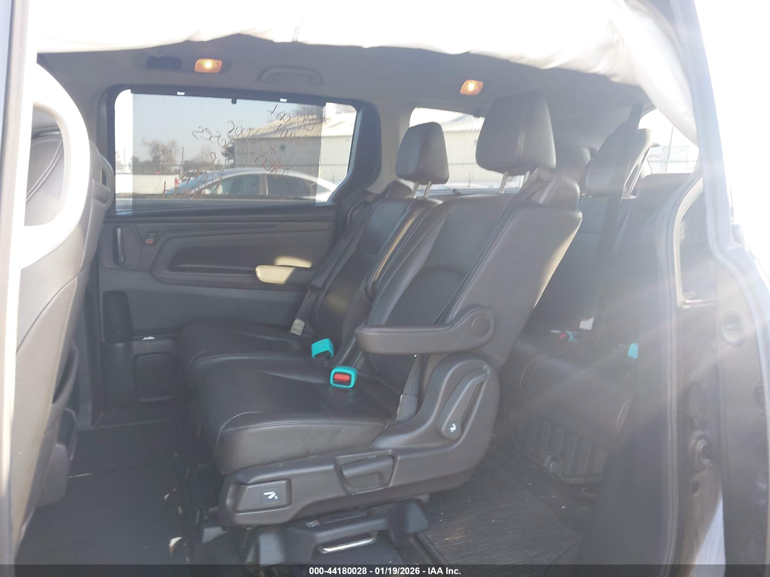 HONDA ODYSSEY image 8