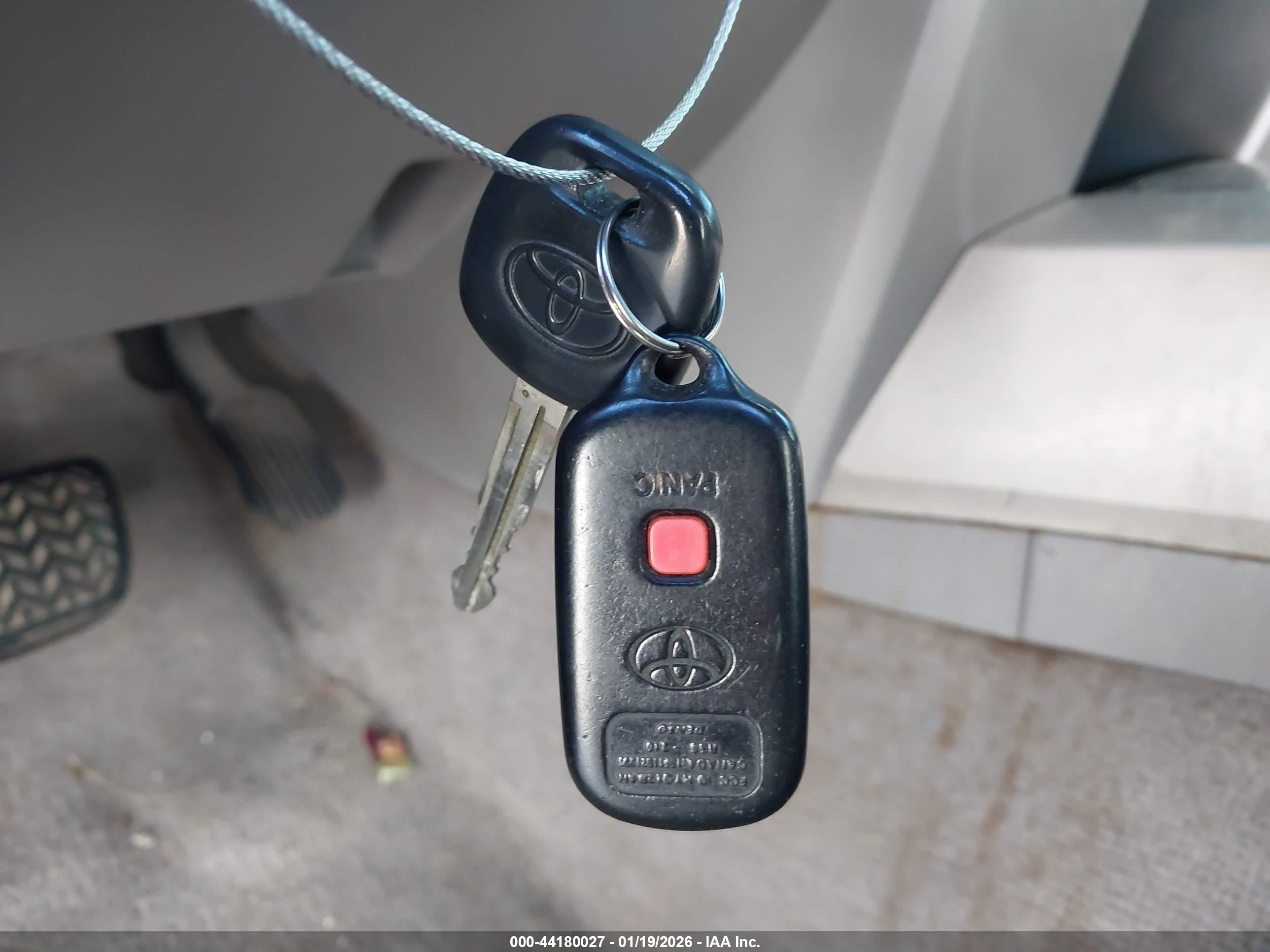 TOYOTA 4RUNNER image 11